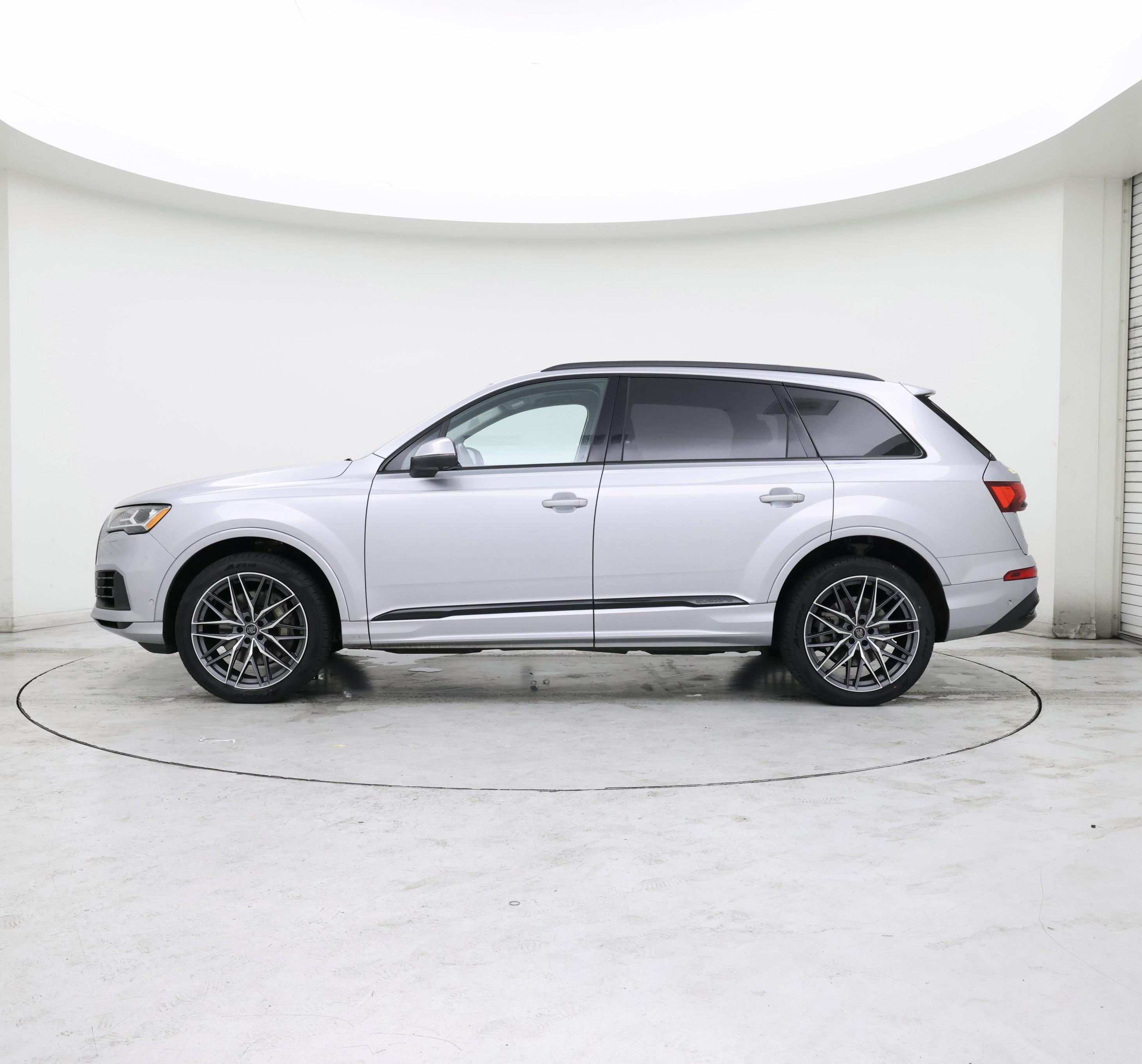 Thumbnail: 2022 Audi Q7 - 3