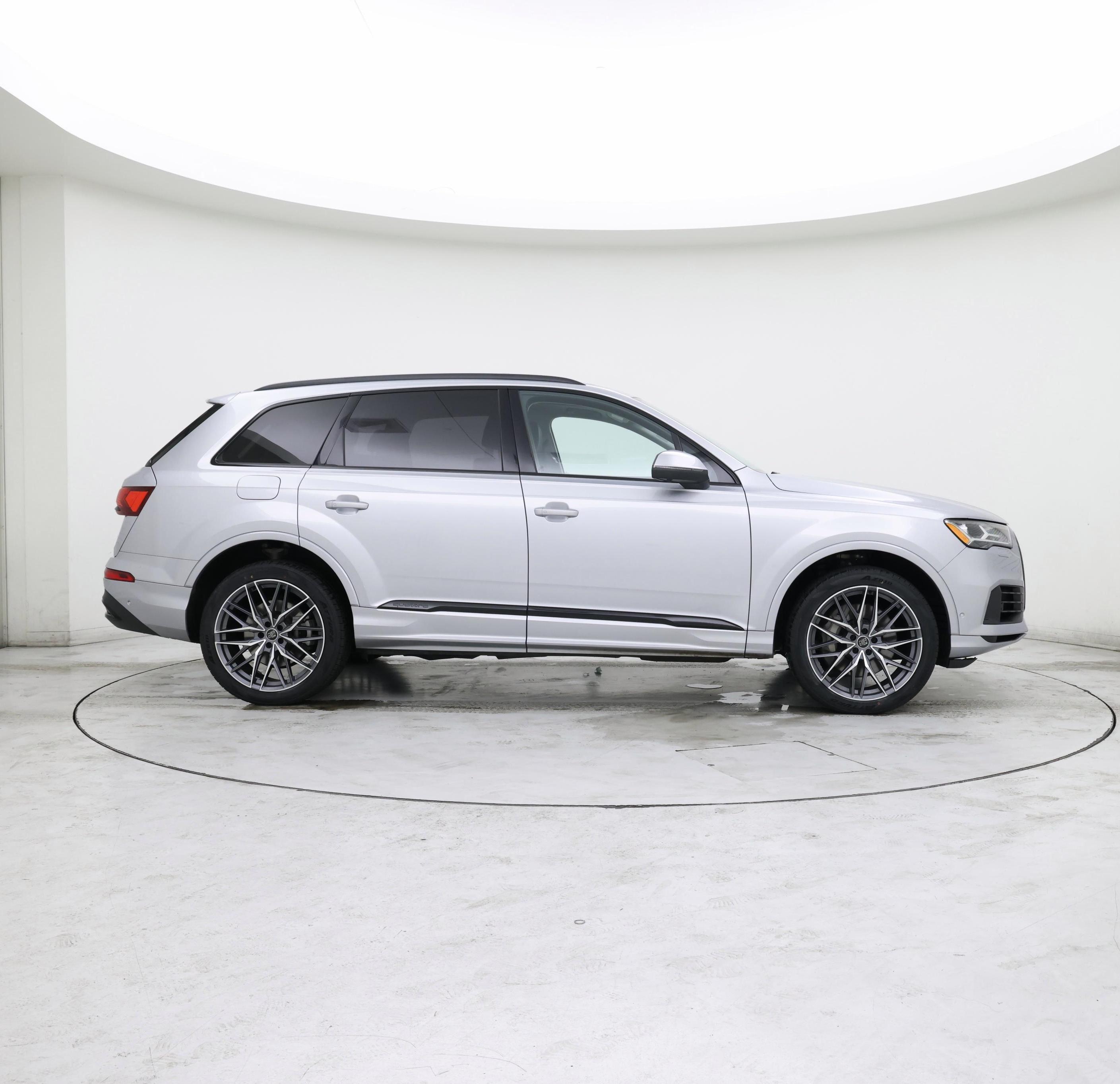 Thumbnail: 2022 Audi Q7 - 7