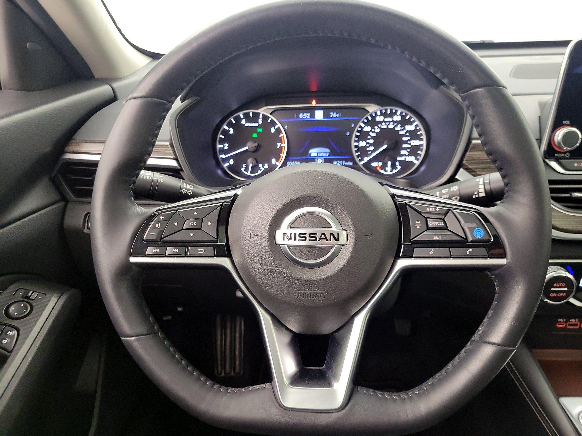 Thumbnail: 2019 Nissan Altima - 10
