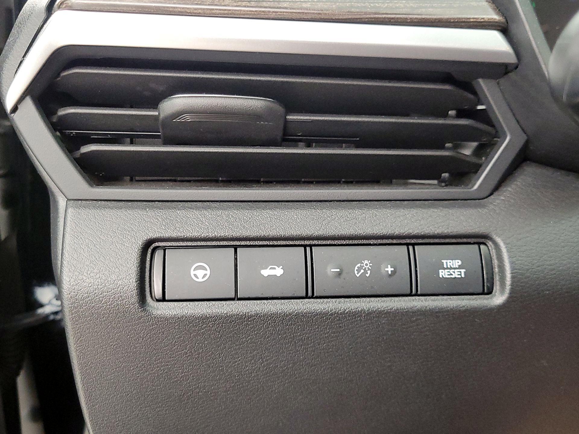 Thumbnail: 2019 Nissan Altima - 13