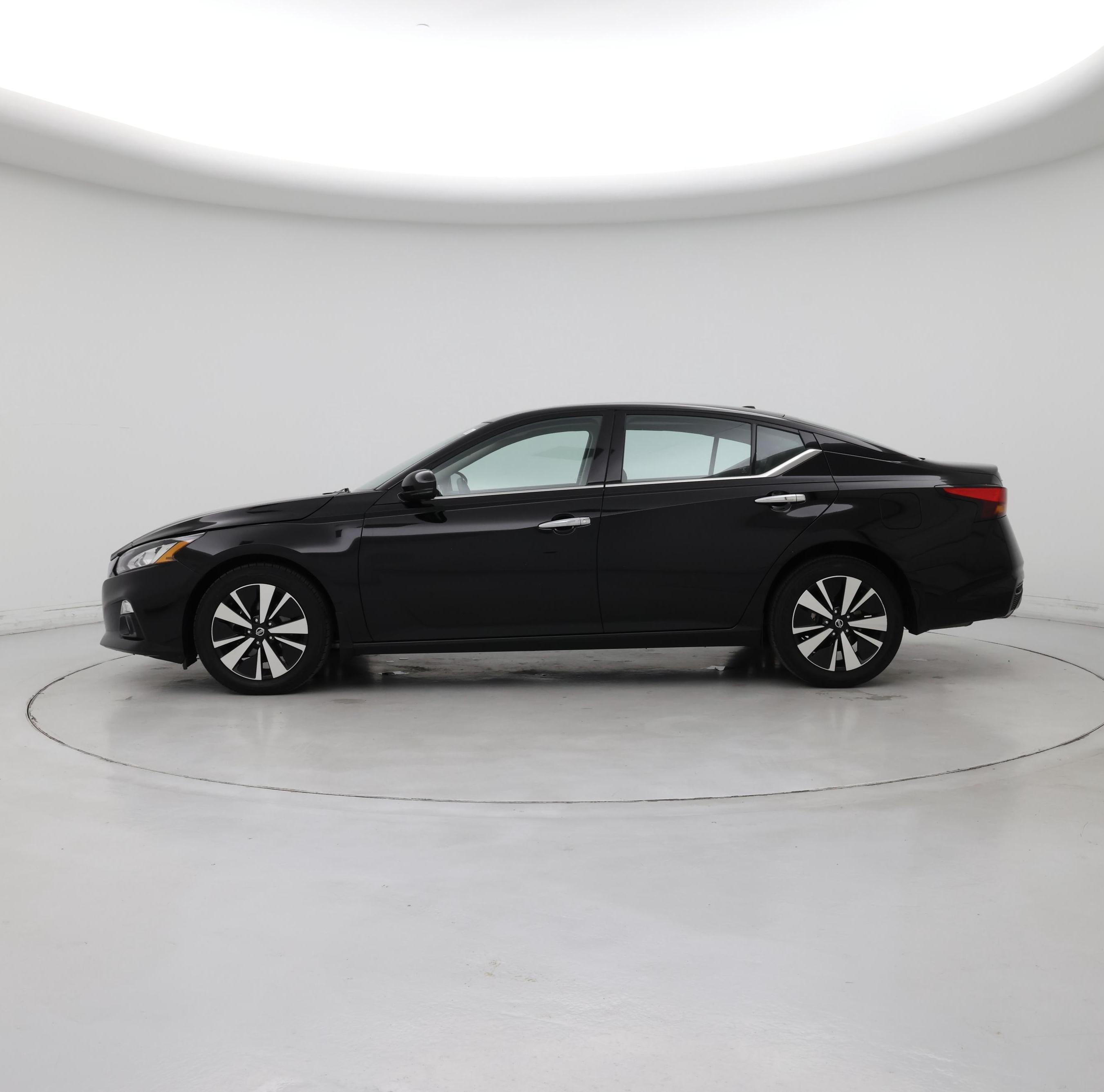 Thumbnail: 2019 Nissan Altima - 3