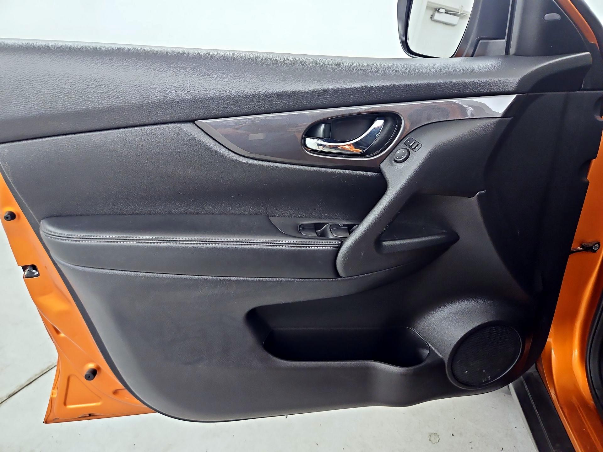 Thumbnail: 2019 Nissan Rogue - 12
