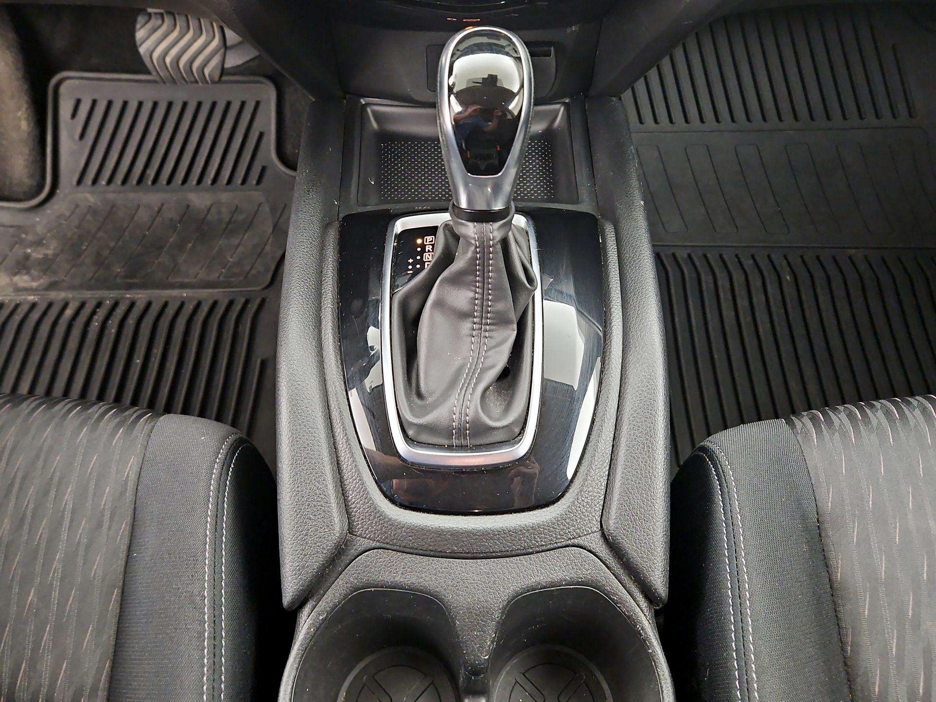 Thumbnail: 2019 Nissan Rogue - 17