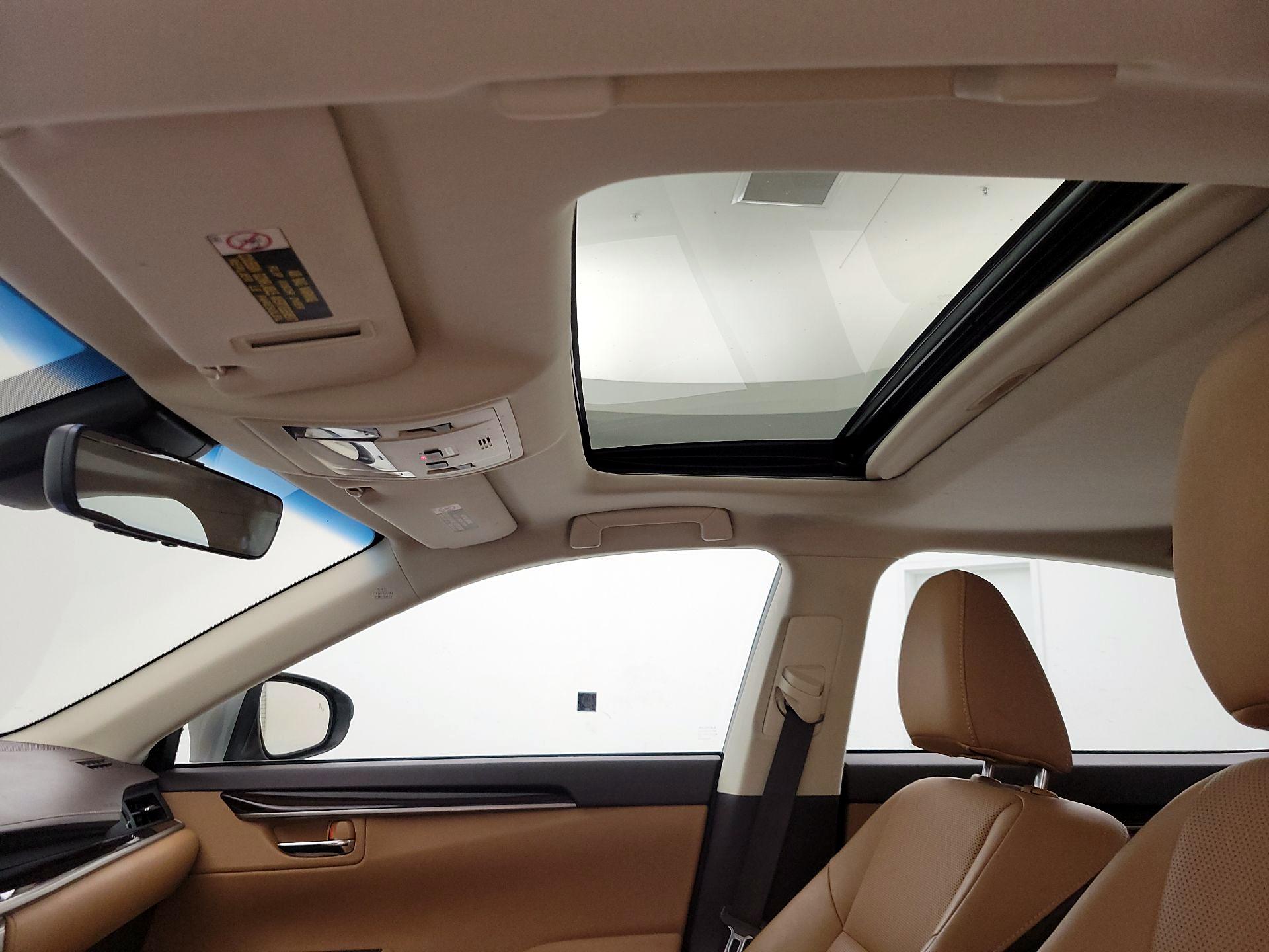 Thumbnail: 2017 Lexus ES - 20