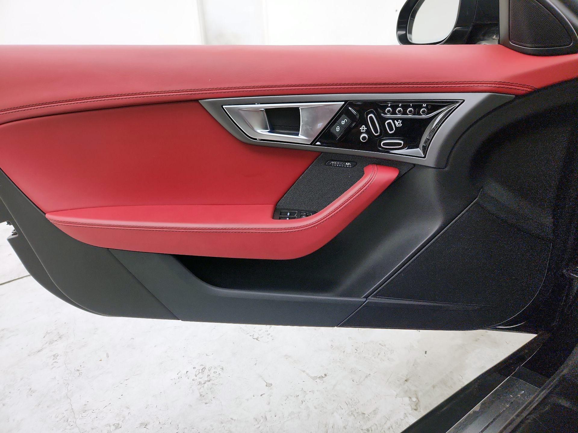 Thumbnail: 2016 Jaguar F-Type - 12