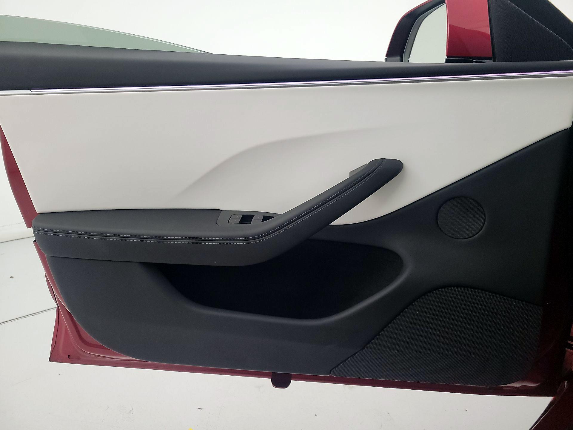 Thumbnail: 2025 Tesla Model 3 - 12