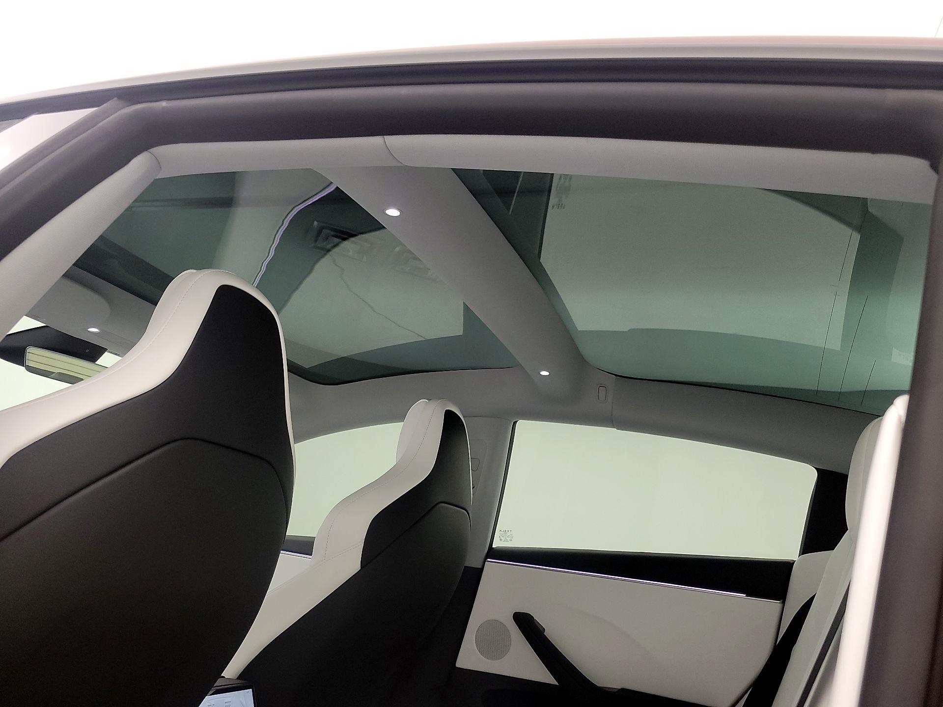 Thumbnail: 2025 Tesla Model 3 - 19