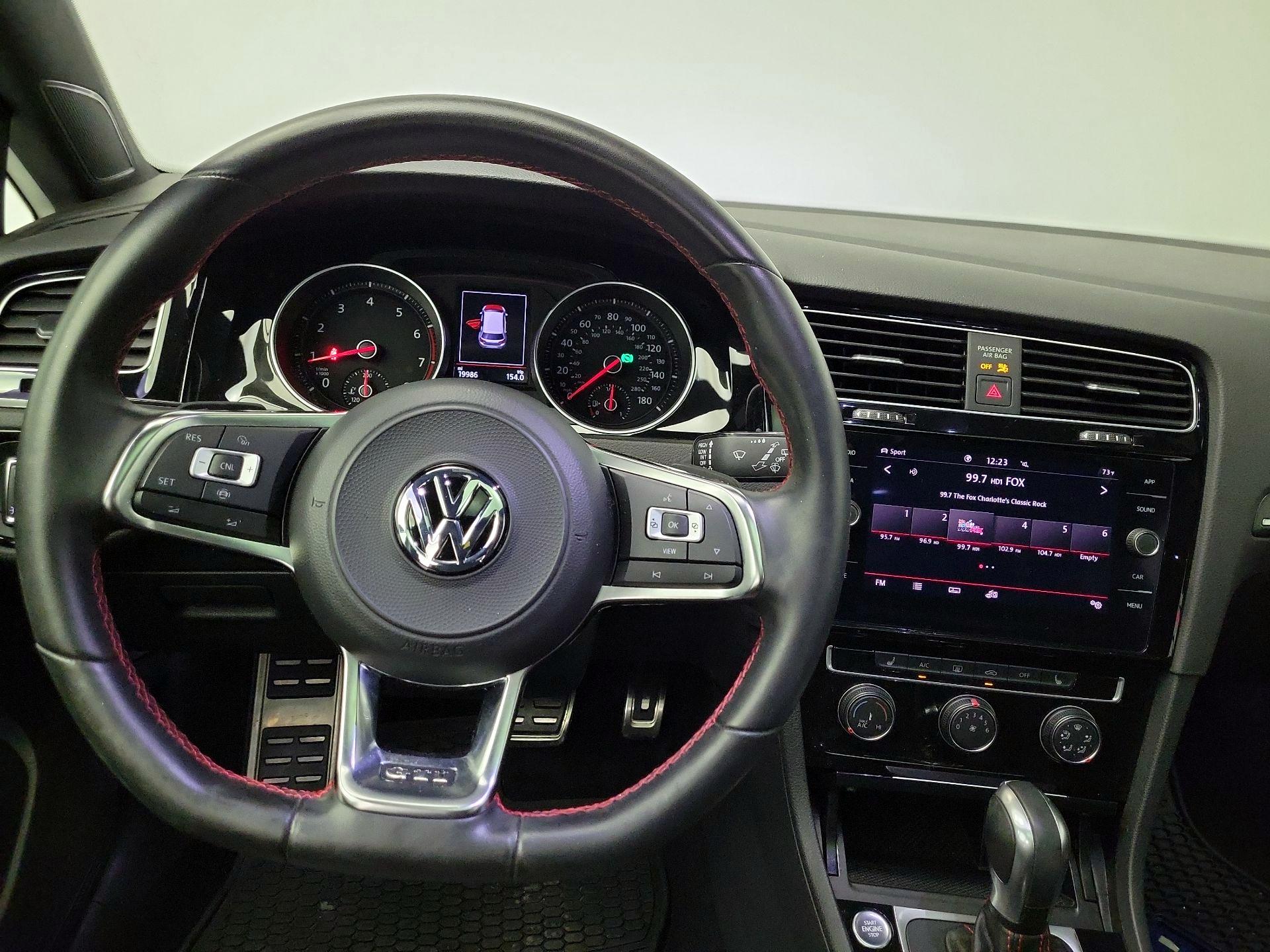 Thumbnail: 2020 Volkswagen Golf - 10