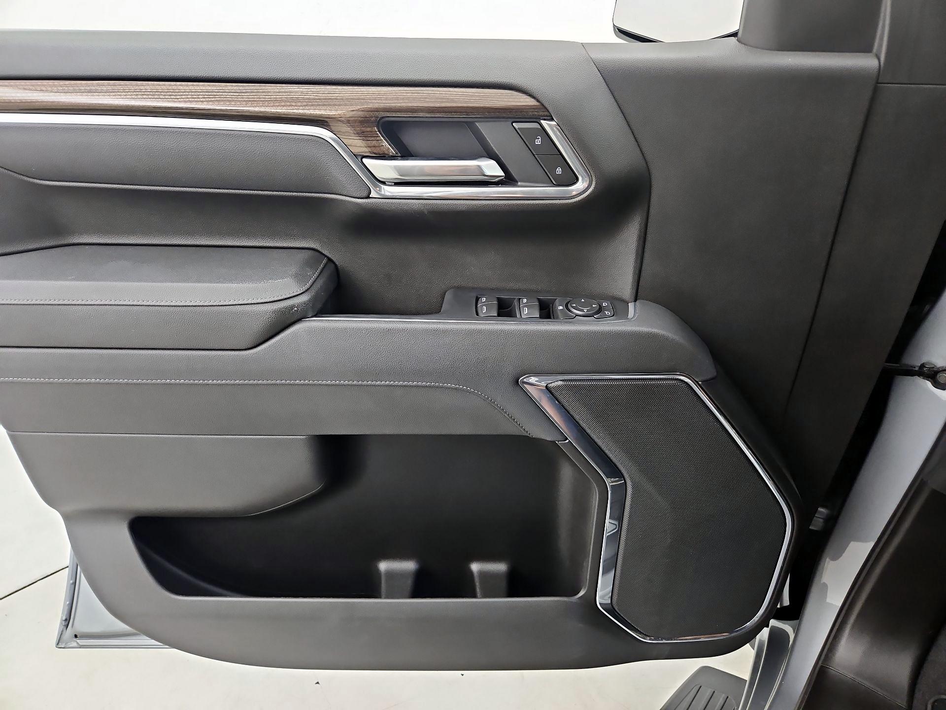 Thumbnail: 2025 Chevrolet Silverado 1500 - 12