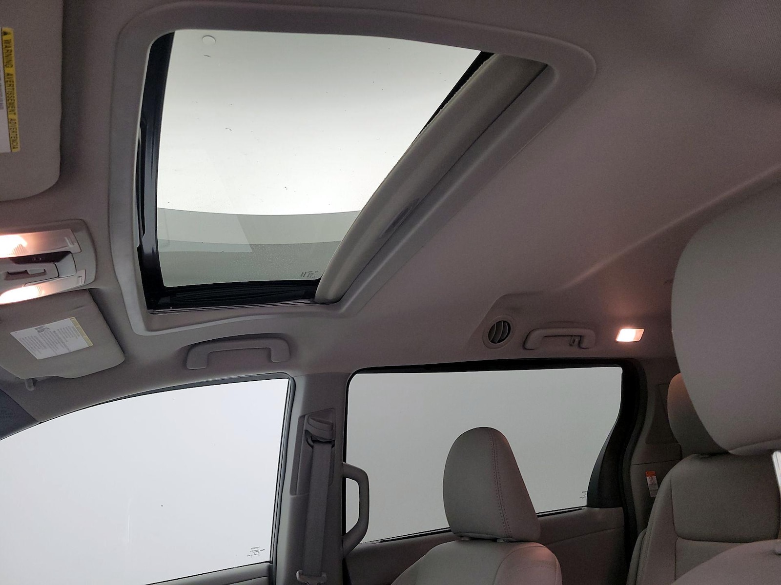 Sunroof(s) & Overhead Airbags