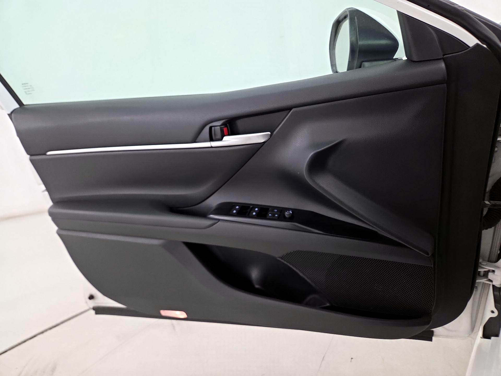 Thumbnail: 2019 Toyota Camry - 12