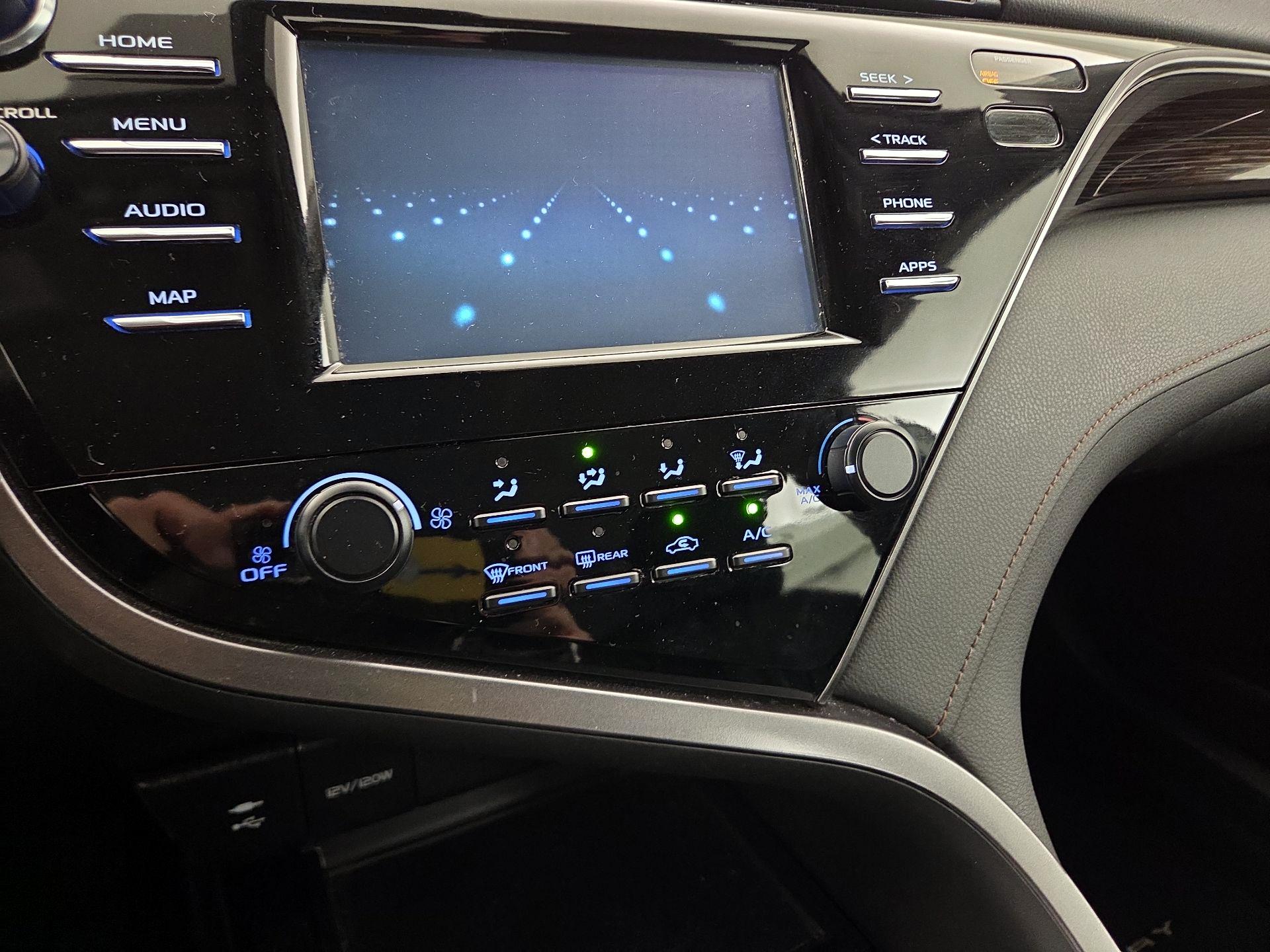 Thumbnail: 2019 Toyota Camry - 16