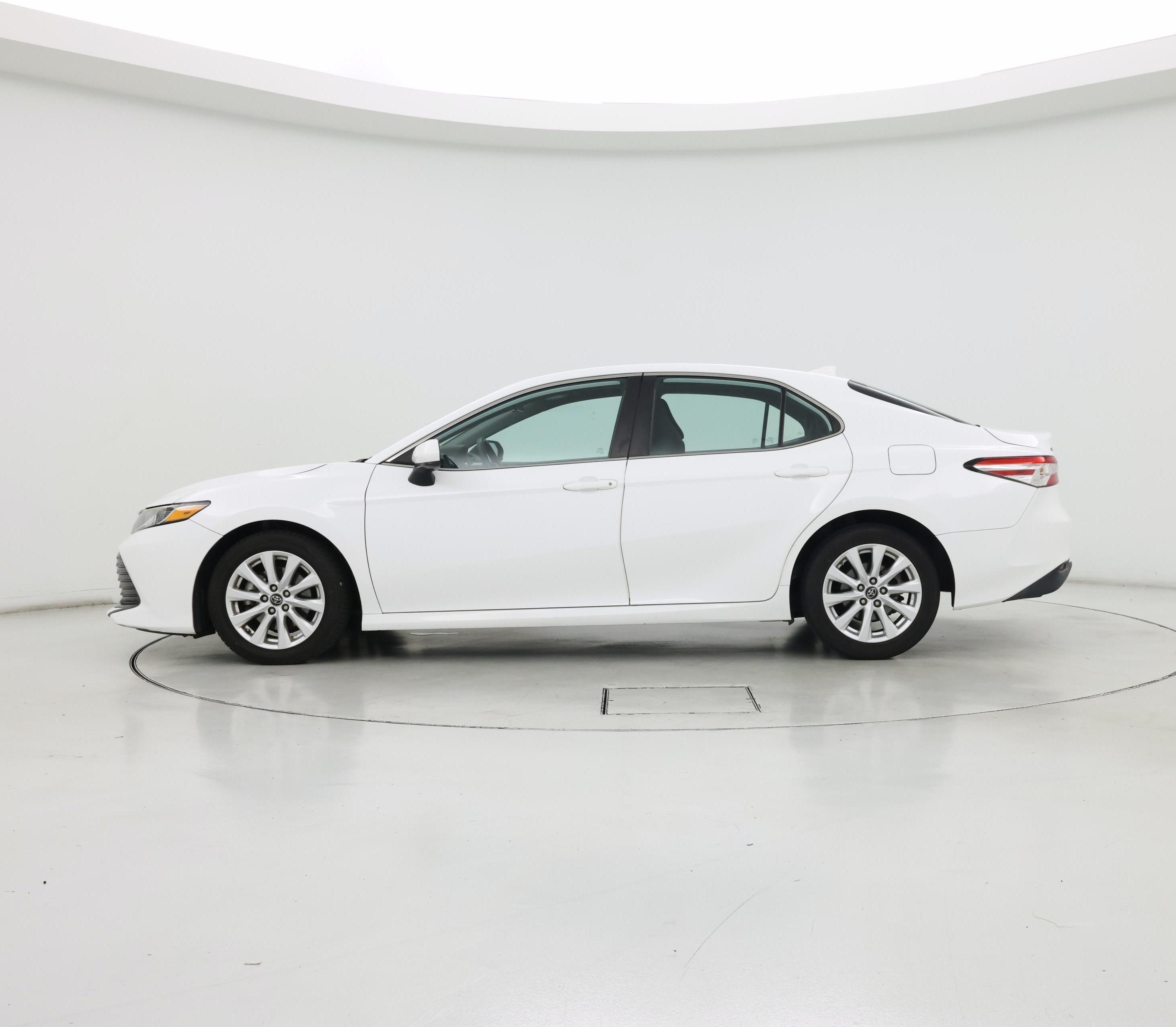 Thumbnail: 2019 Toyota Camry - 3