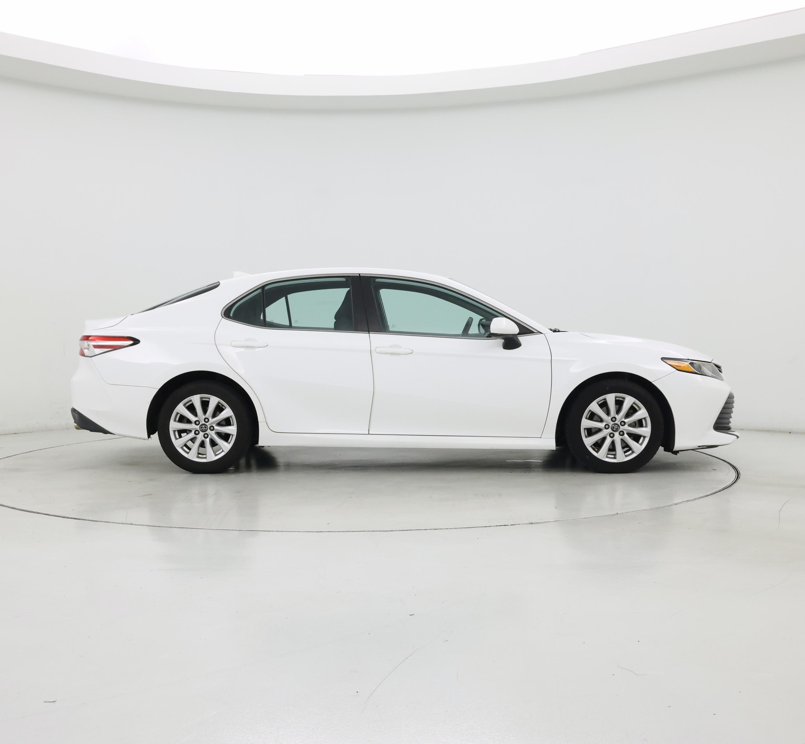 Thumbnail: 2019 Toyota Camry - 7