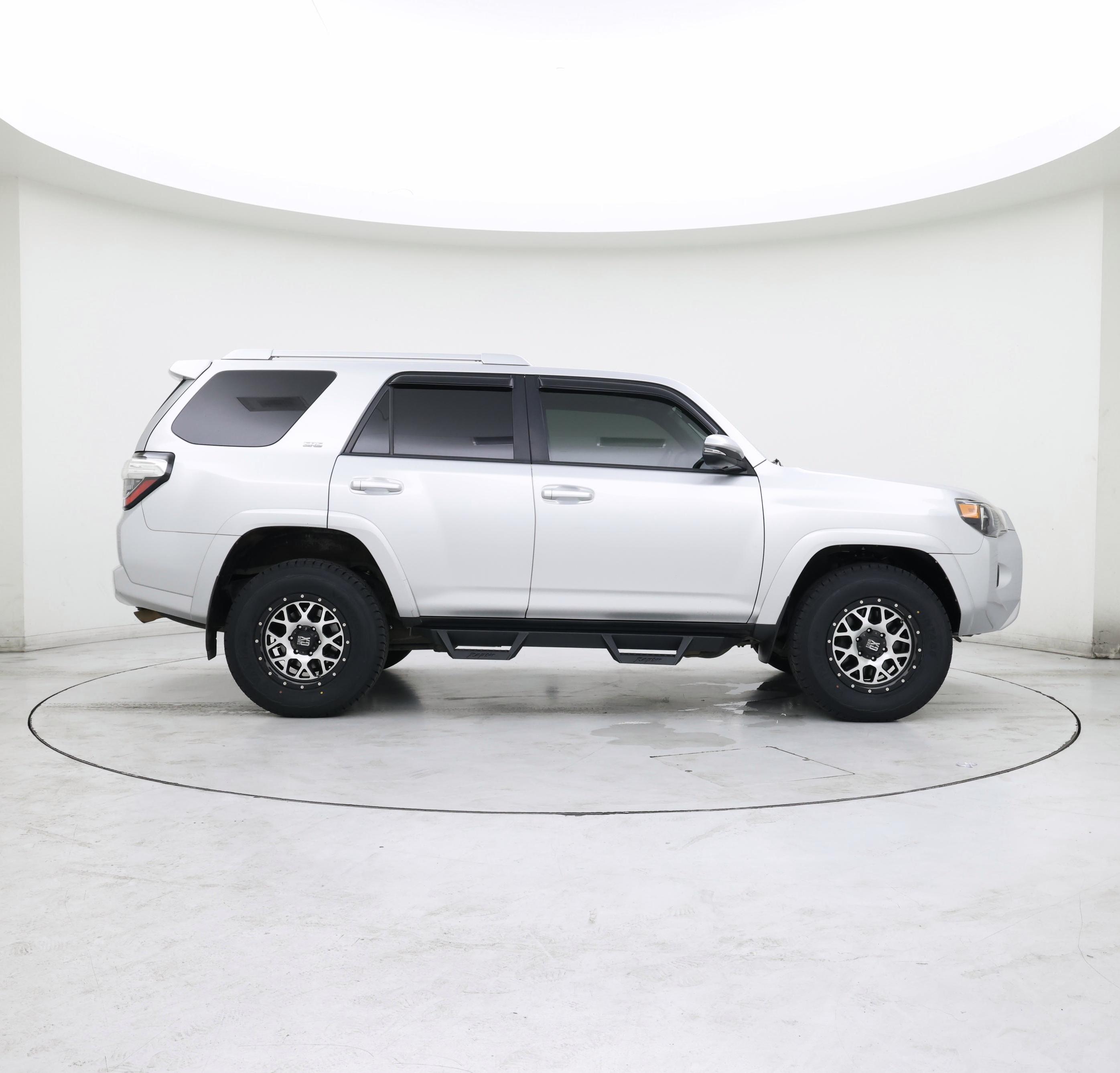 Thumbnail: 2018 Toyota 4Runner - 7