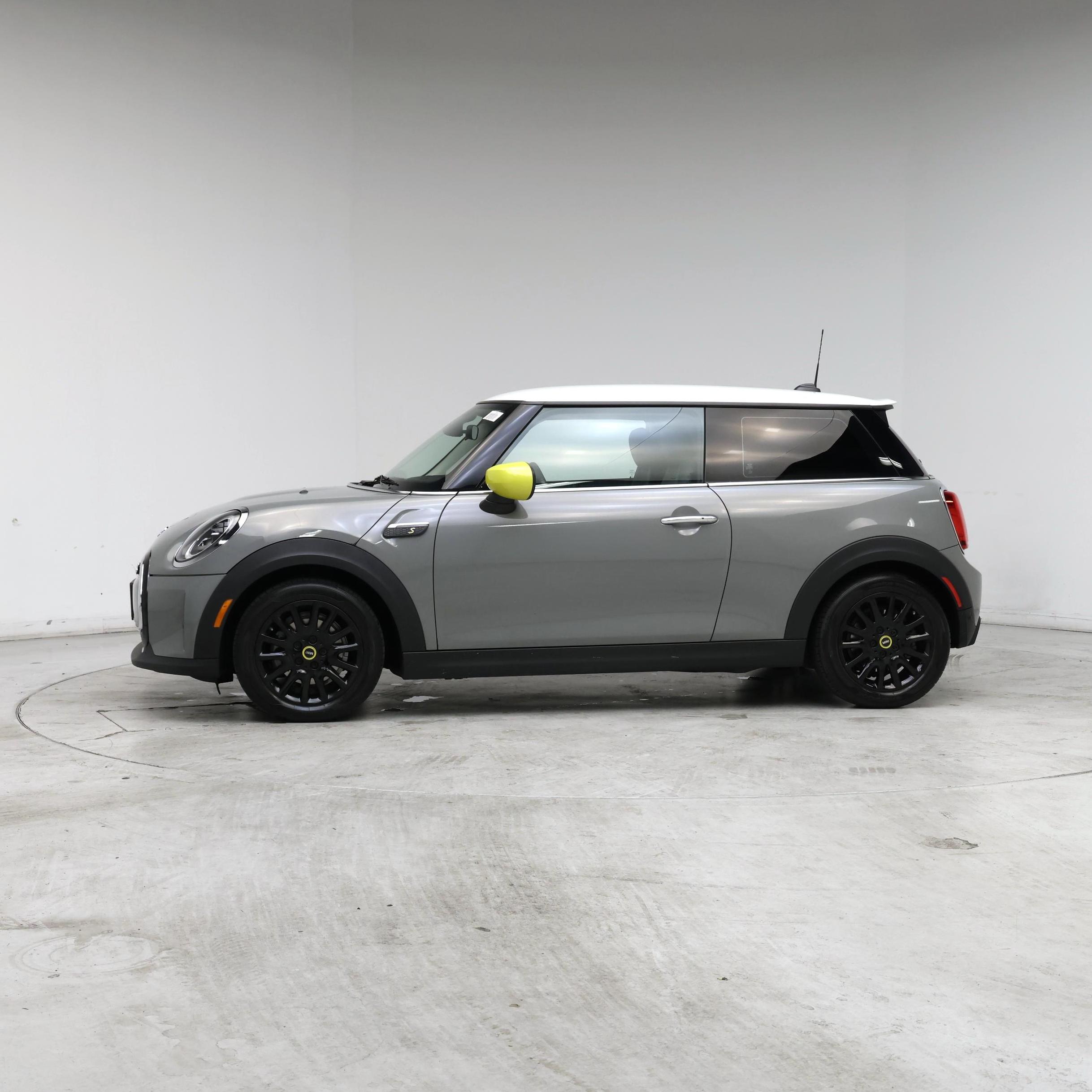 Thumbnail: 2022 MINI Cooper Hardtop - 3