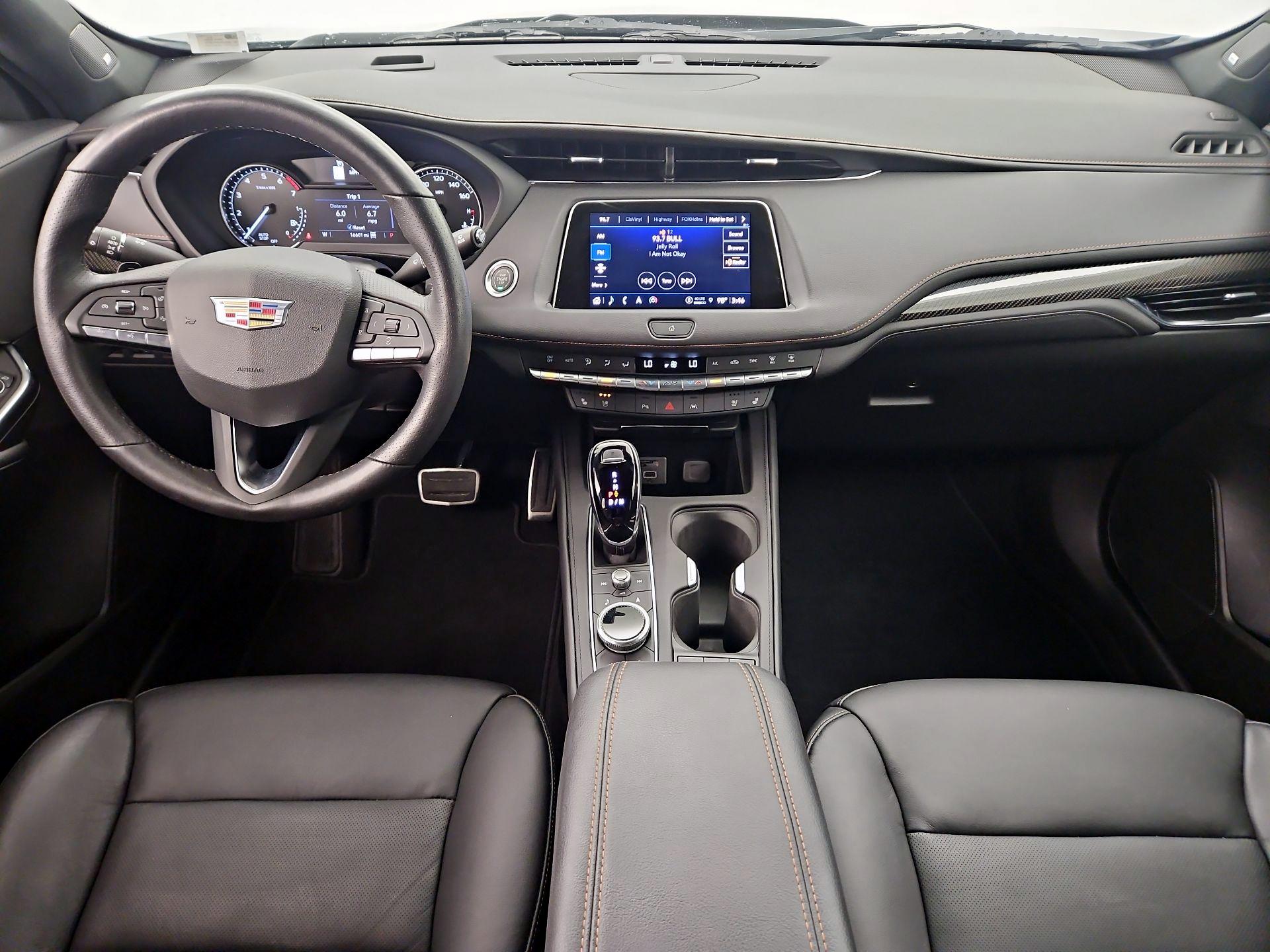 Thumbnail: 2023 Cadillac XT4 - 9