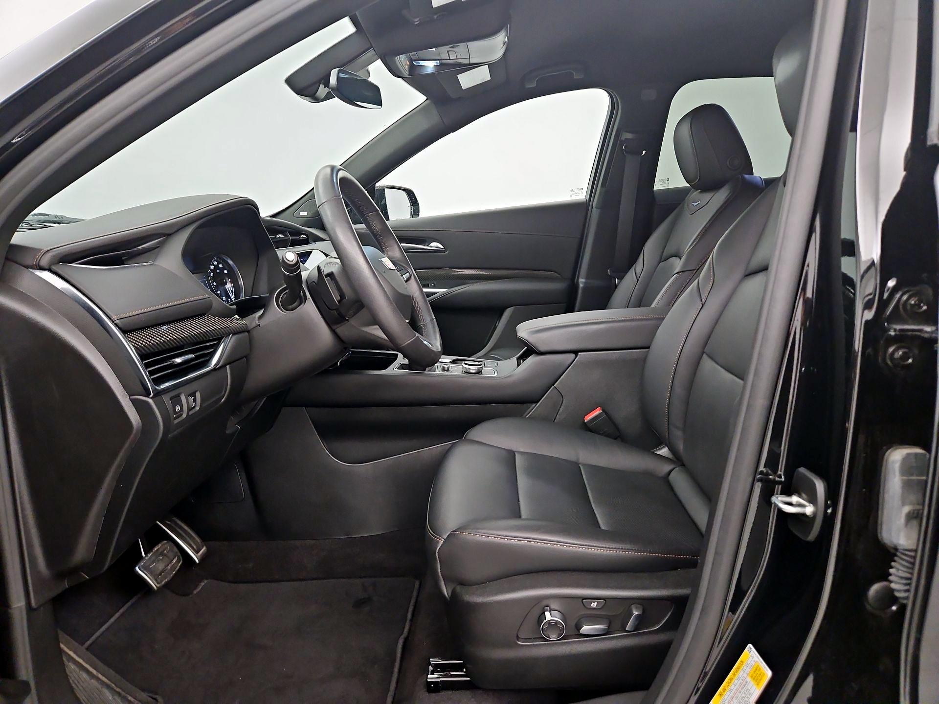 Thumbnail: 2023 Cadillac XT4 - 11