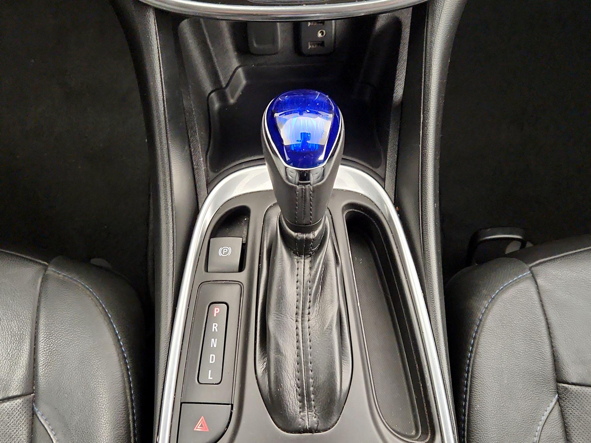 Thumbnail: 2018 Chevrolet Volt - 18