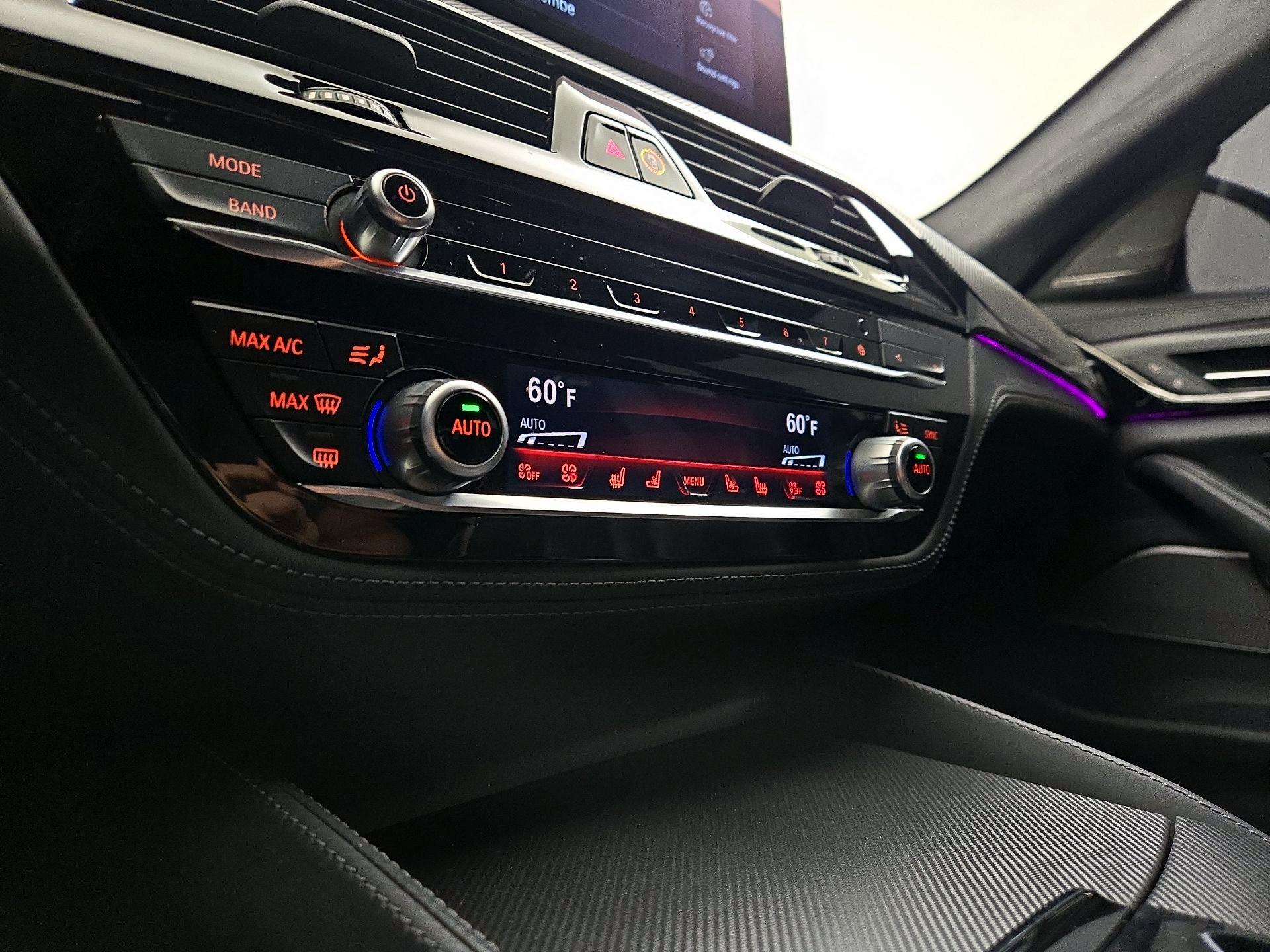 Thumbnail: 2023 BMW M5 - 17