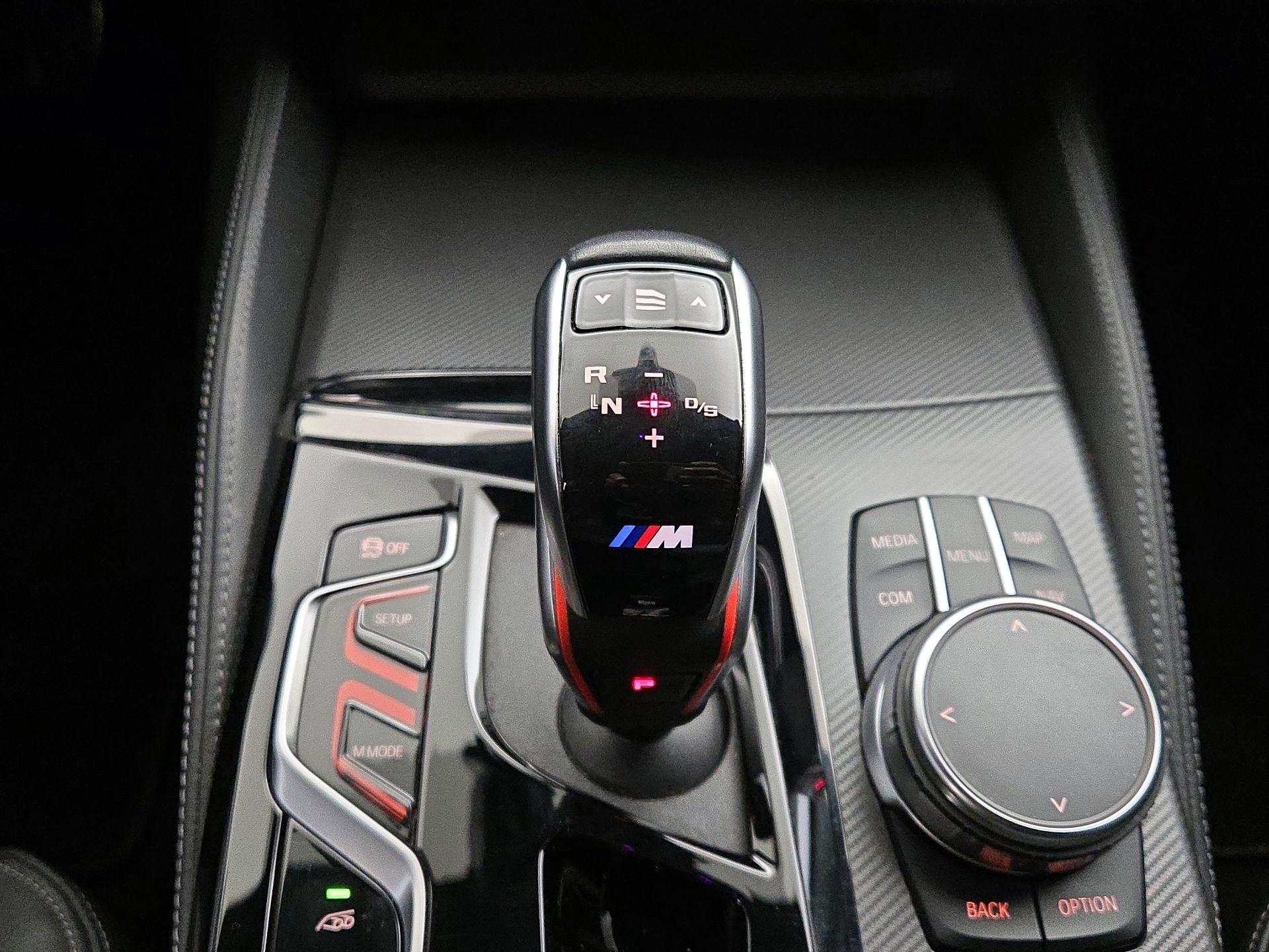 Thumbnail: 2023 BMW M5 - 18
