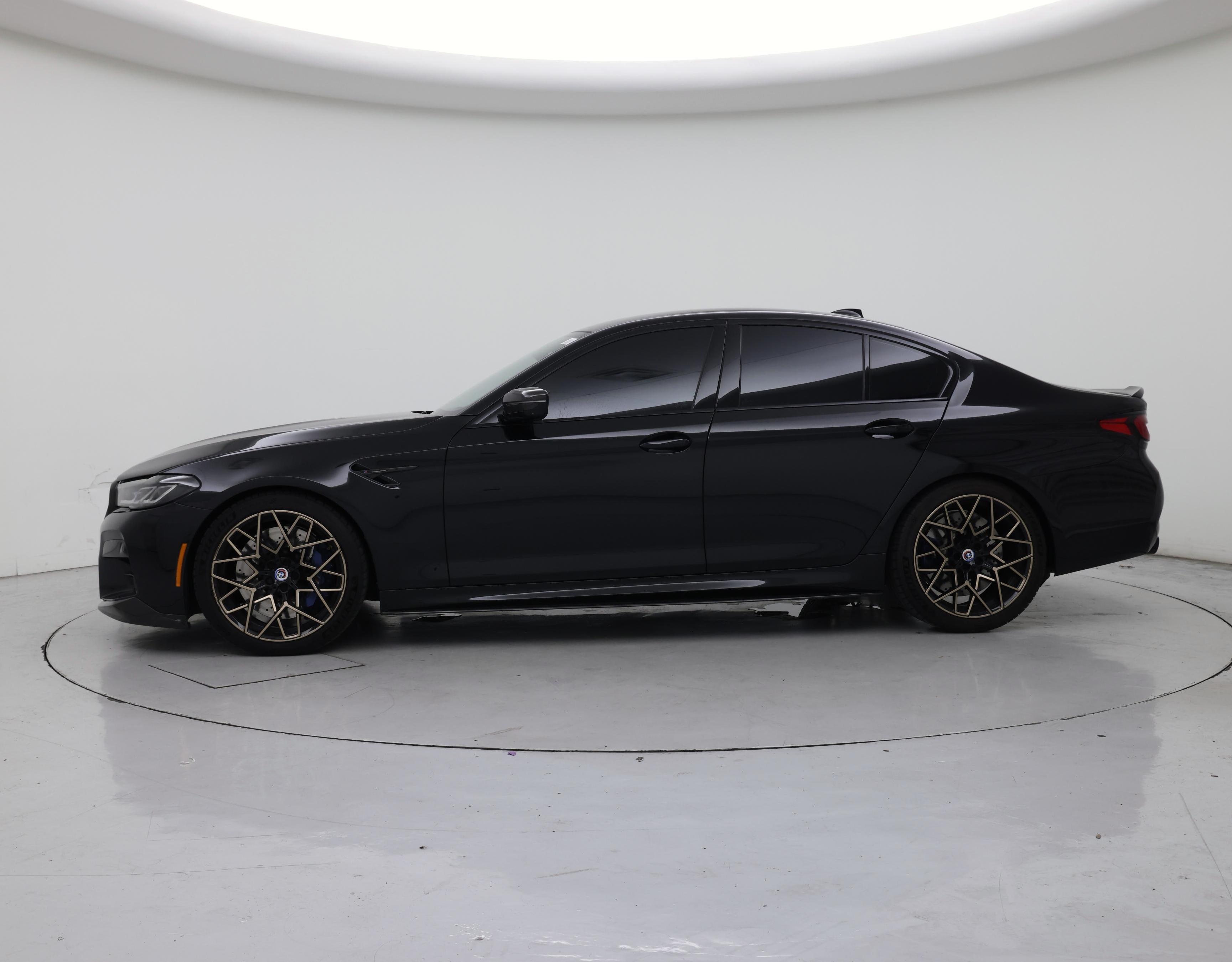 Thumbnail: 2023 BMW M5 - 3