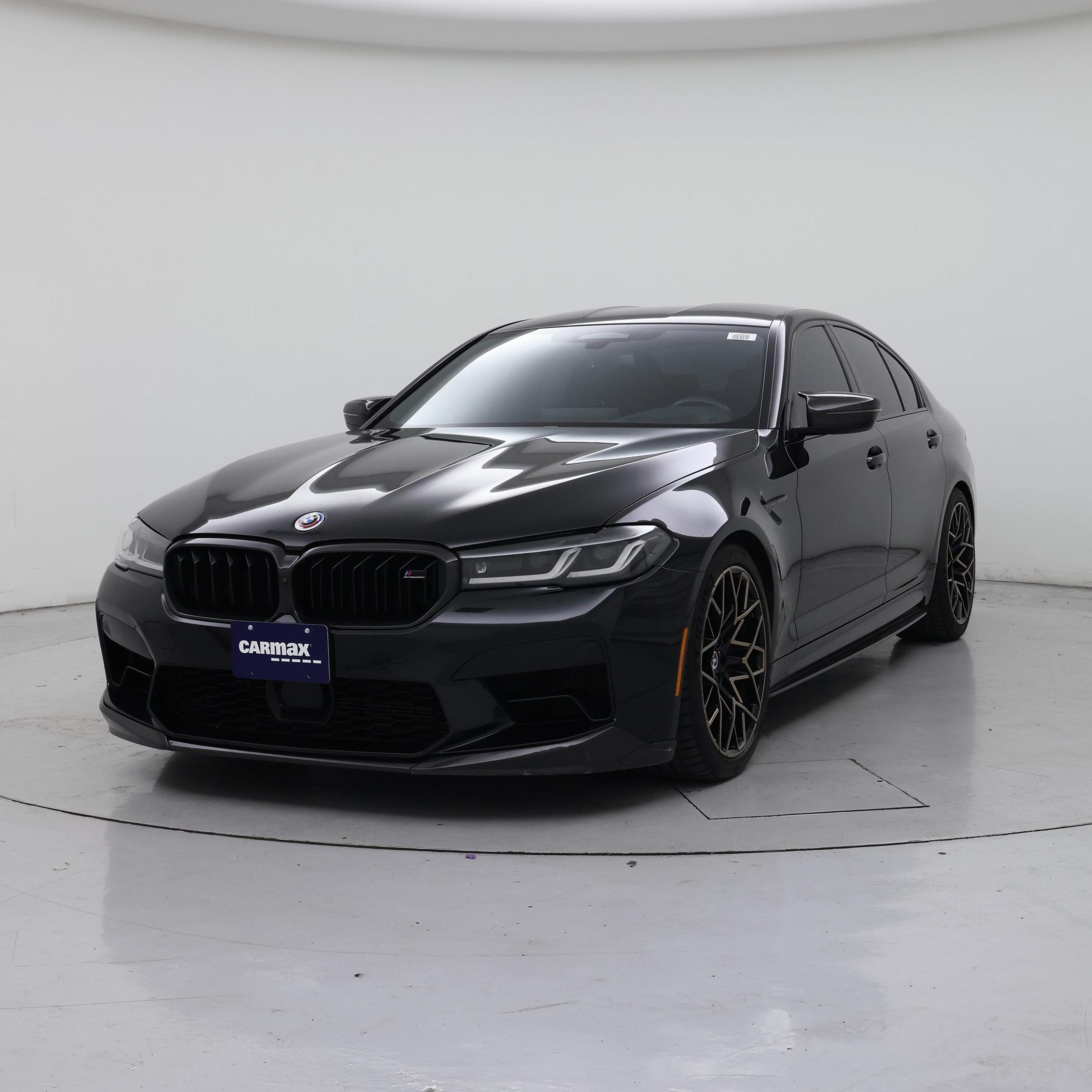 Thumbnail: 2023 BMW M5 - 4