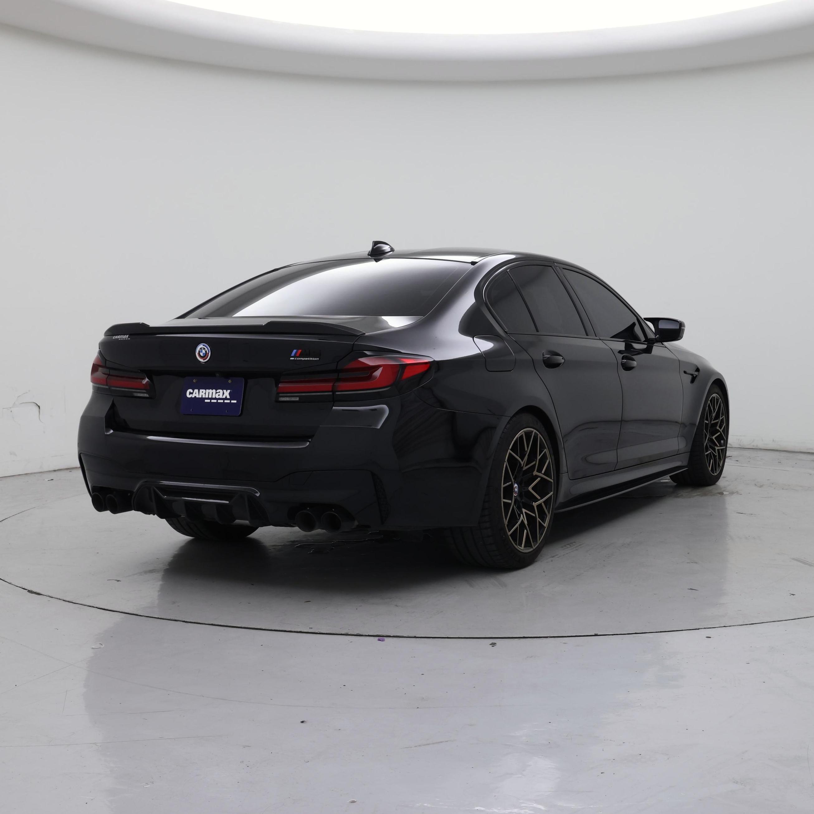 Thumbnail: 2023 BMW M5 - 8