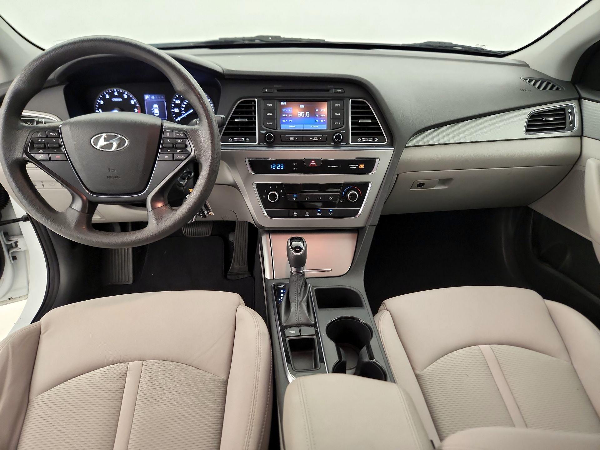 Thumbnail: 2015 Hyundai Sonata - 9