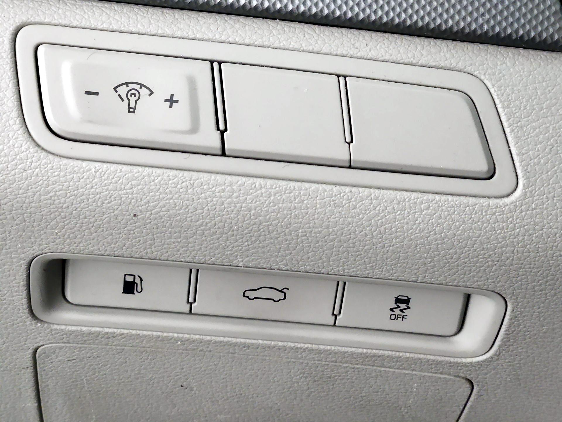 Thumbnail: 2015 Hyundai Sonata - 13