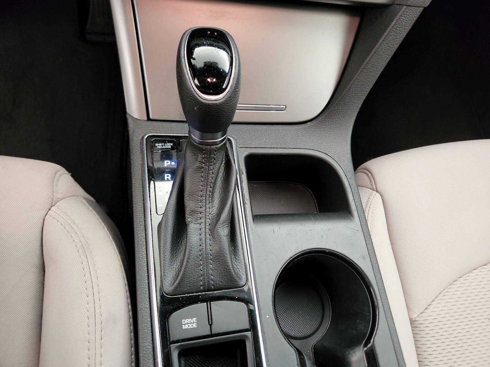 Thumbnail: 2015 Hyundai Sonata - 18