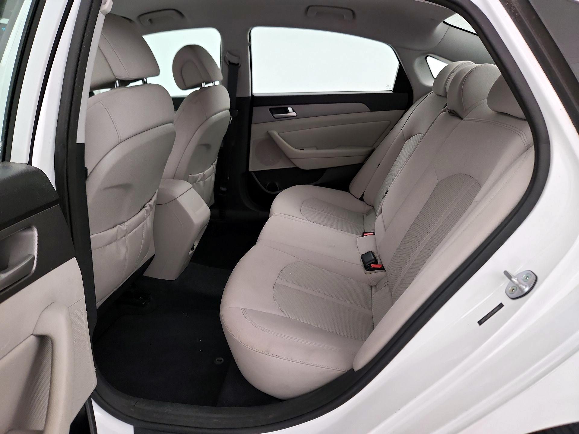 Thumbnail: 2015 Hyundai Sonata - 19
