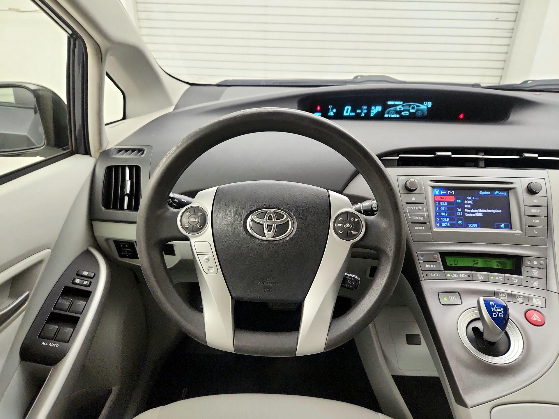 Thumbnail: 2014 Toyota Prius - 10