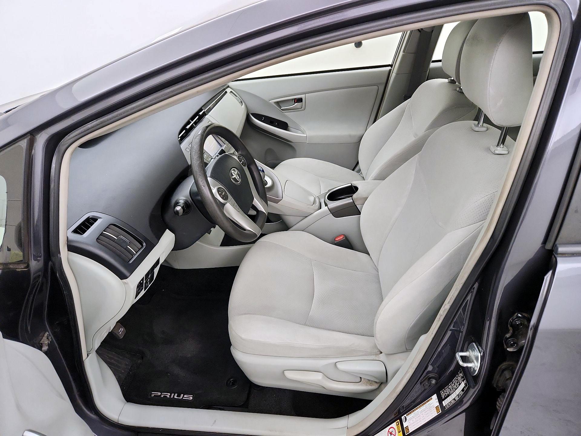 Thumbnail: 2014 Toyota Prius - 11