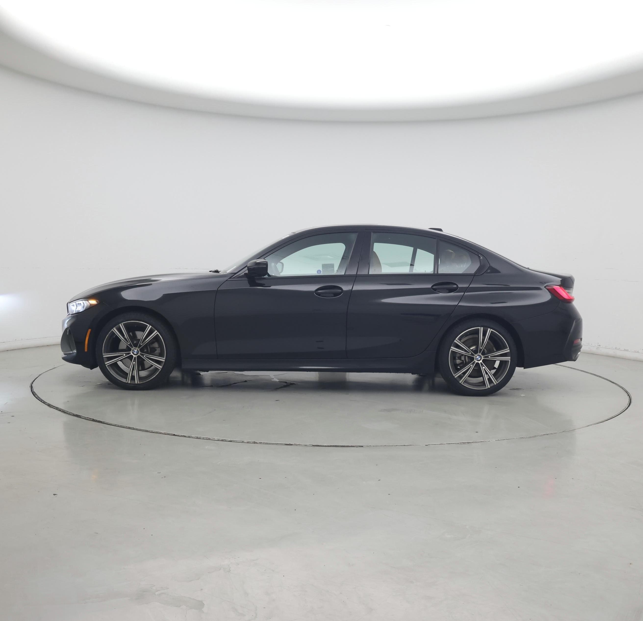 Thumbnail: 2023 BMW 3 Series - 3