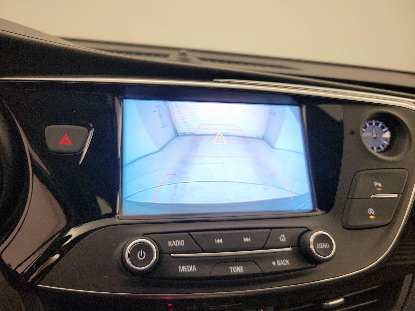 2020 Buick Envision Essence - Photo 16