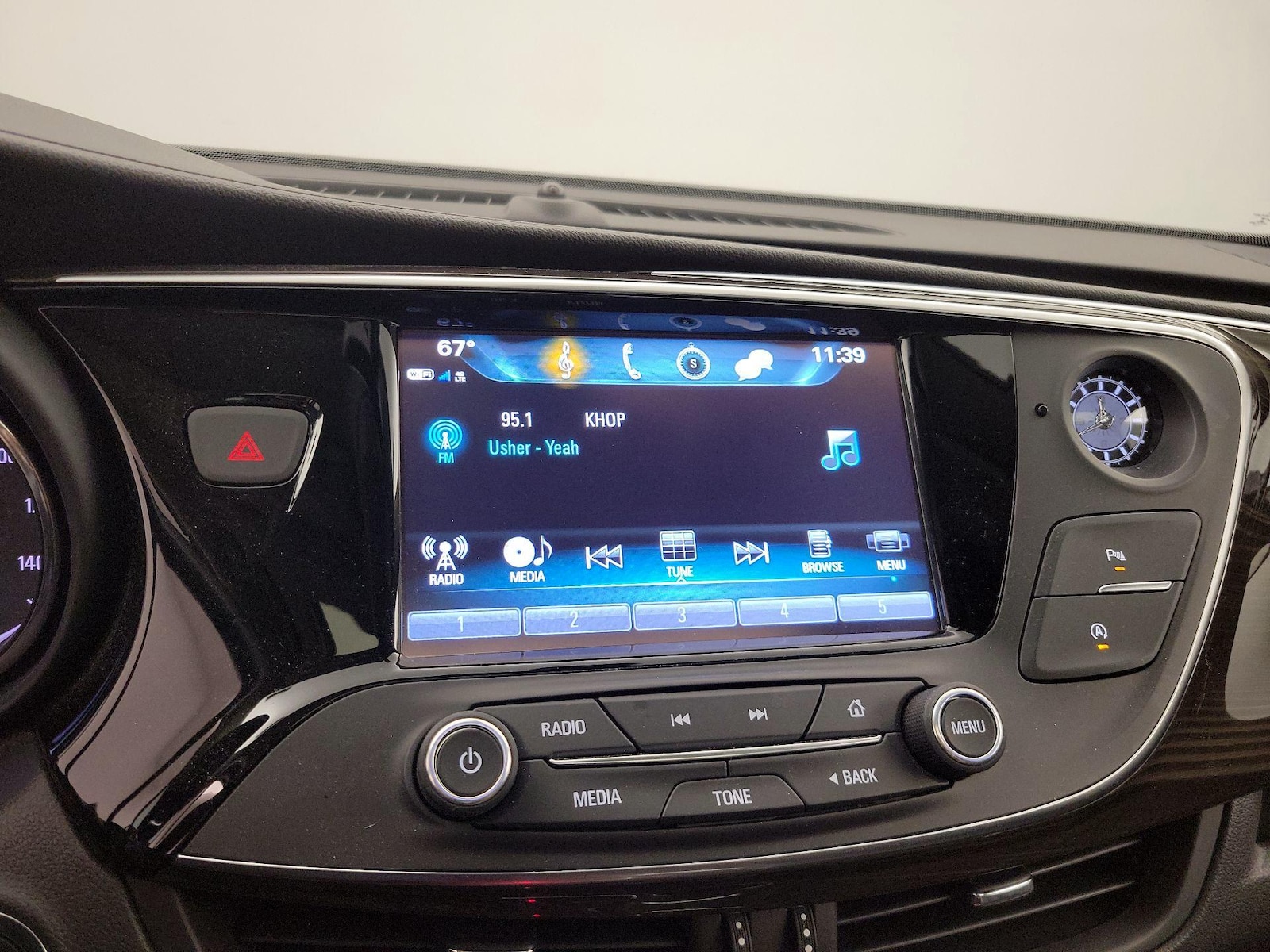 2020 Buick Envision Essence - Photo 17
