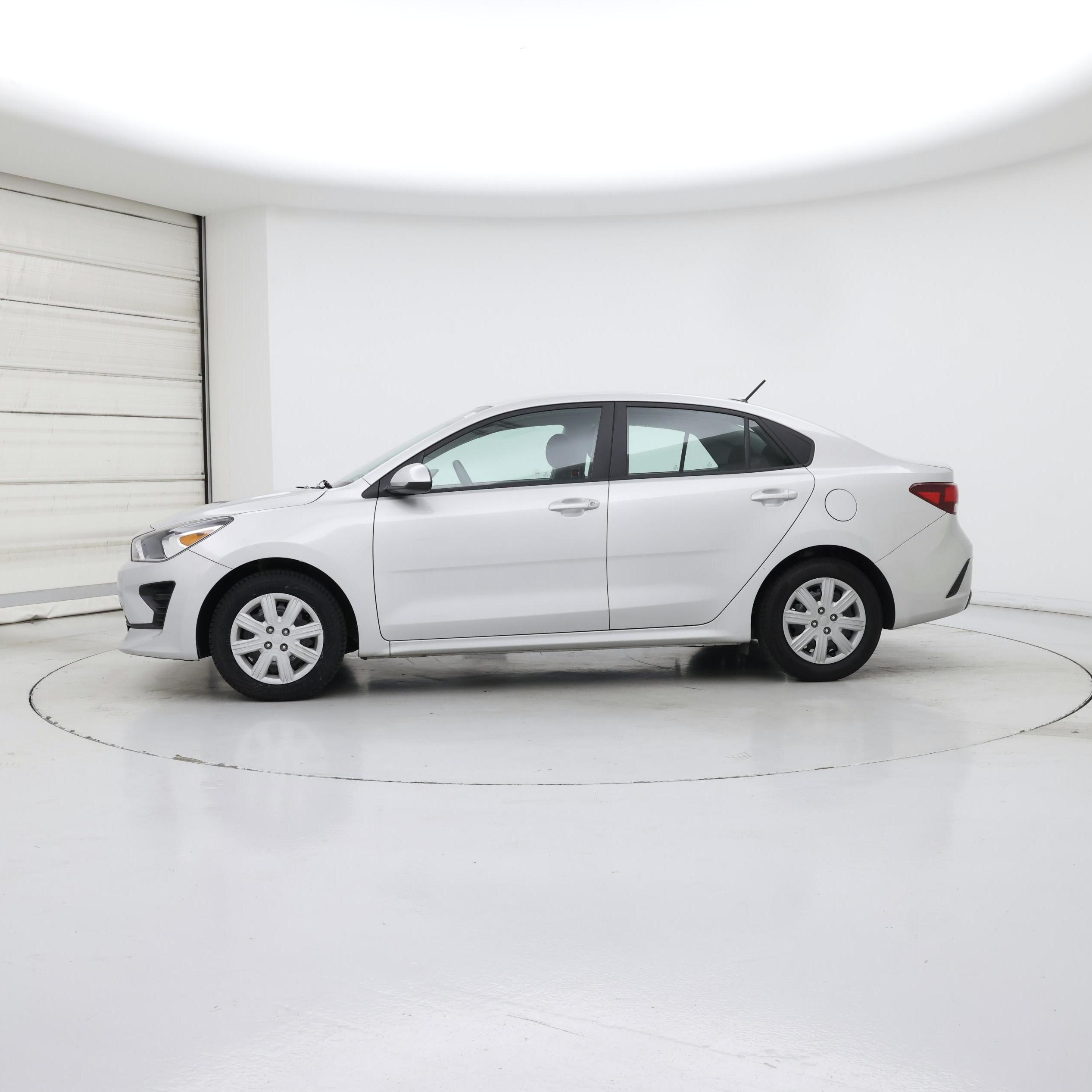 Thumbnail: 2021 Kia Rio - 3
