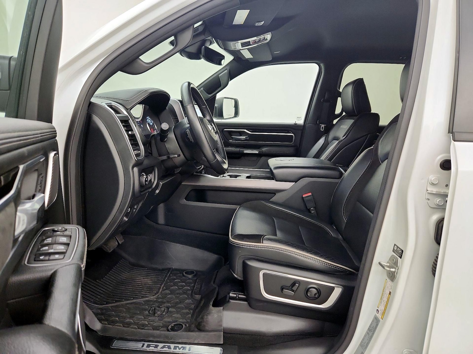 2022 RAM Ram 1500 Pickup Laramie - Photo 12