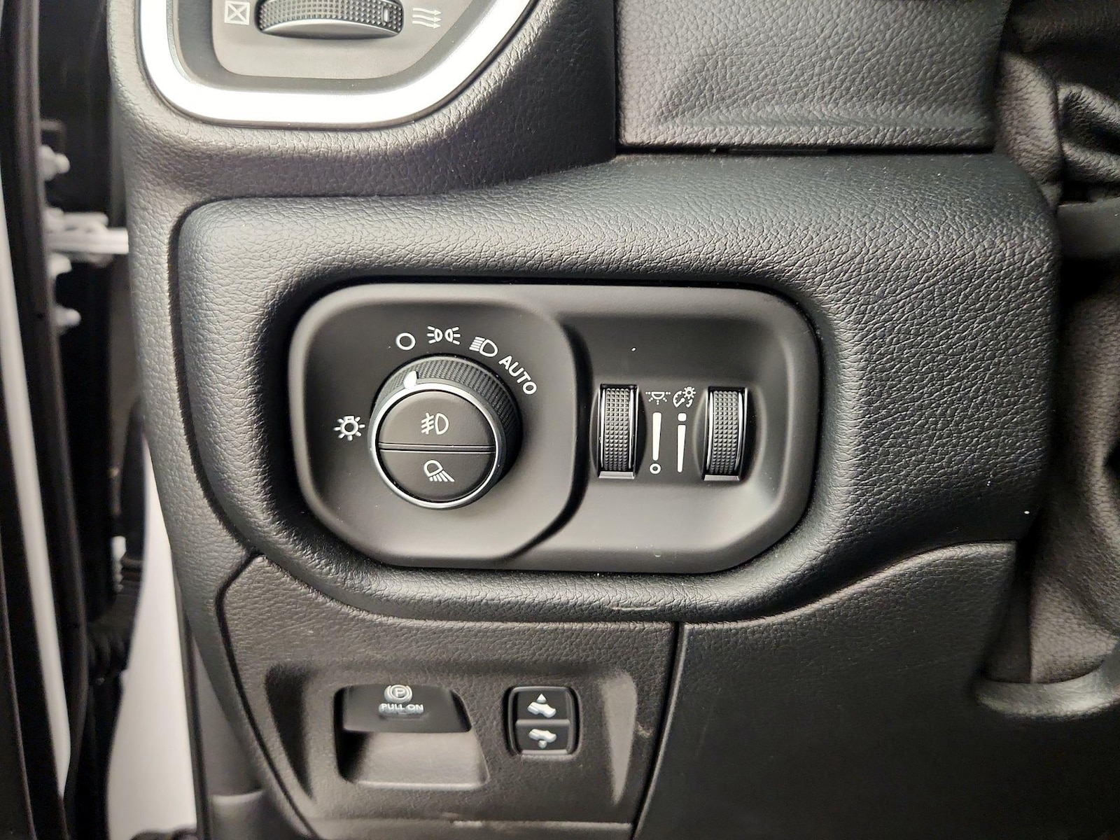2022 RAM Ram 1500 Pickup Laramie - Photo 14