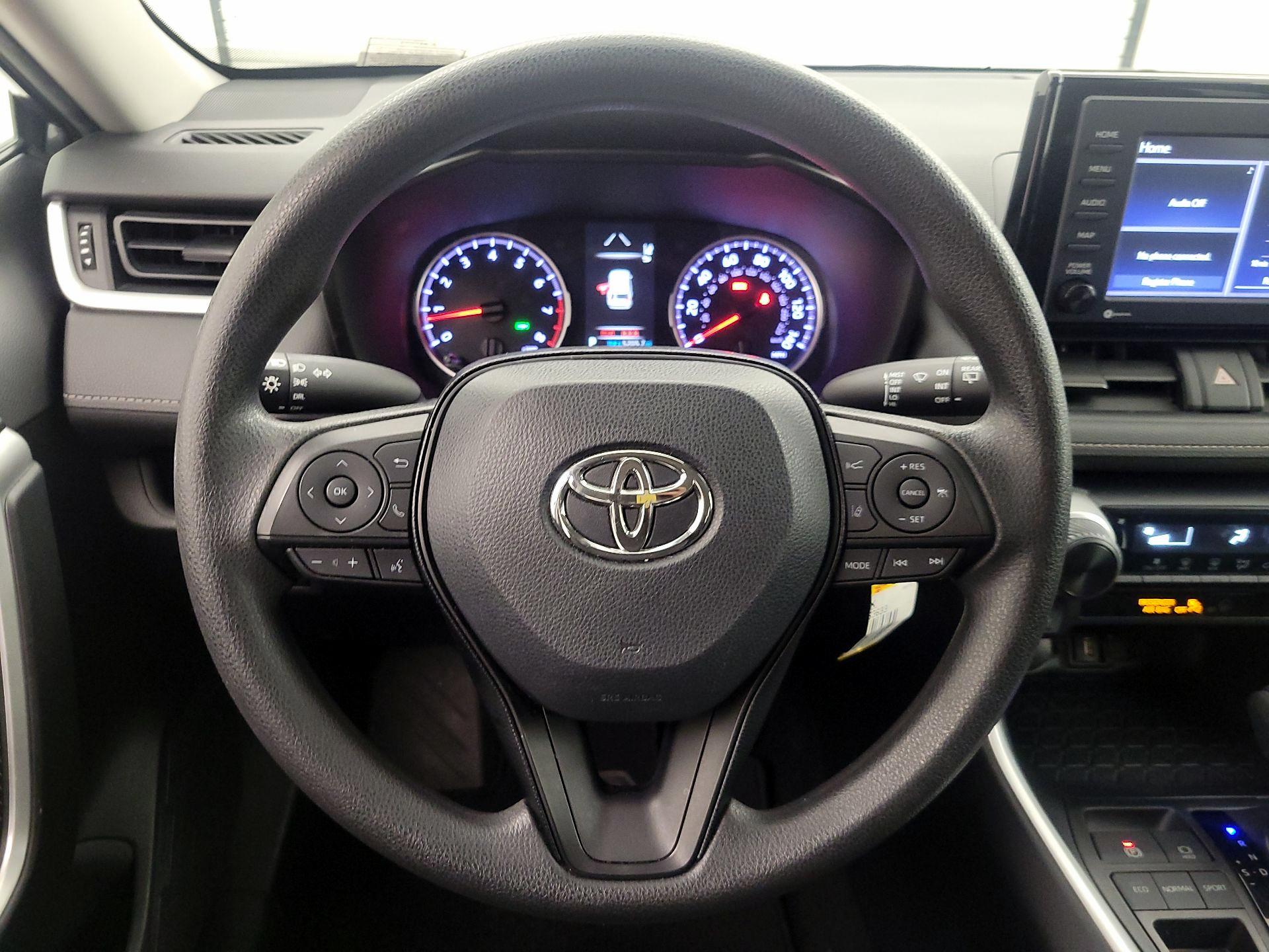 Thumbnail: 2020 Toyota RAV4 - 10