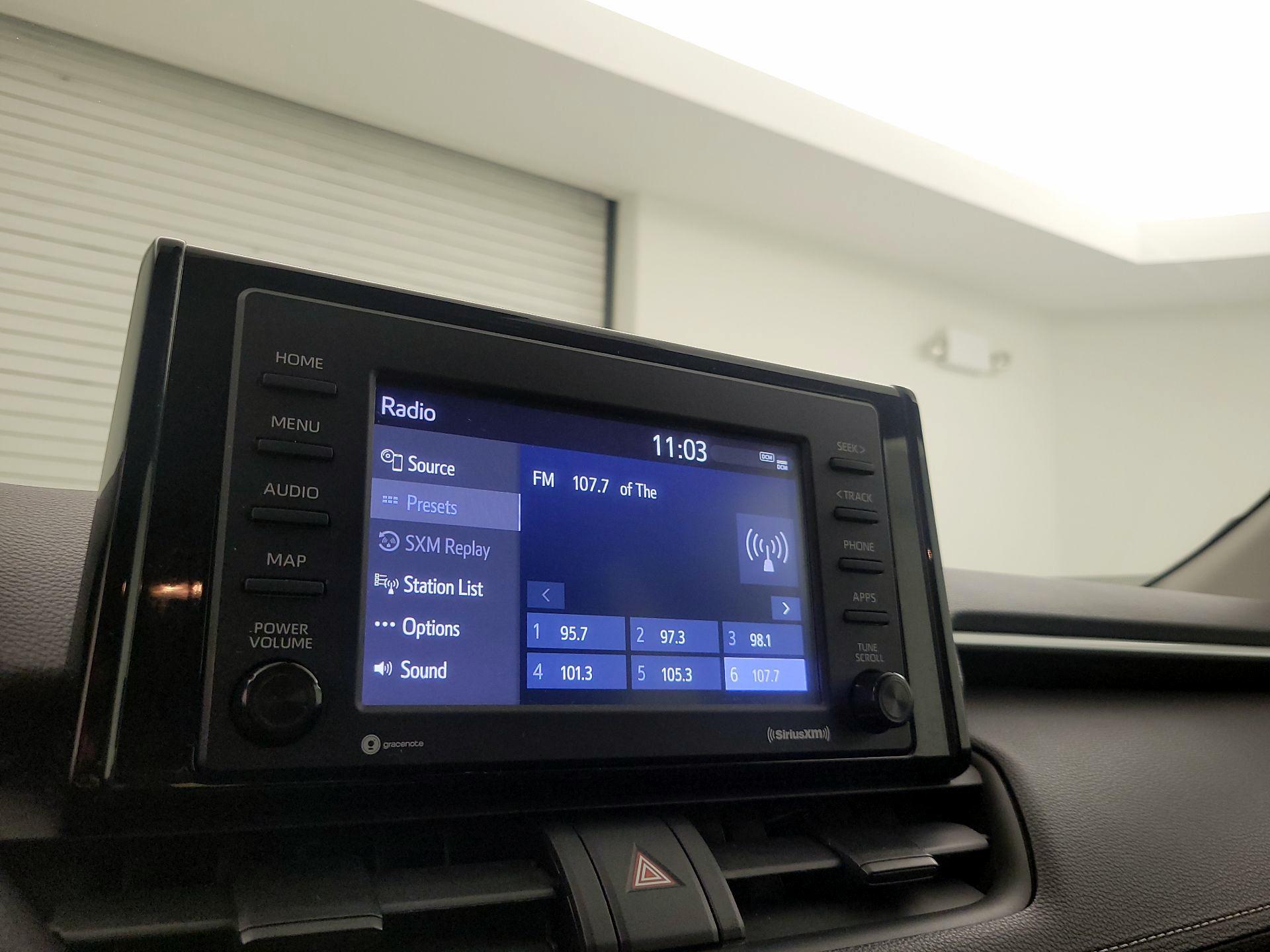 Thumbnail: 2020 Toyota RAV4 - 15