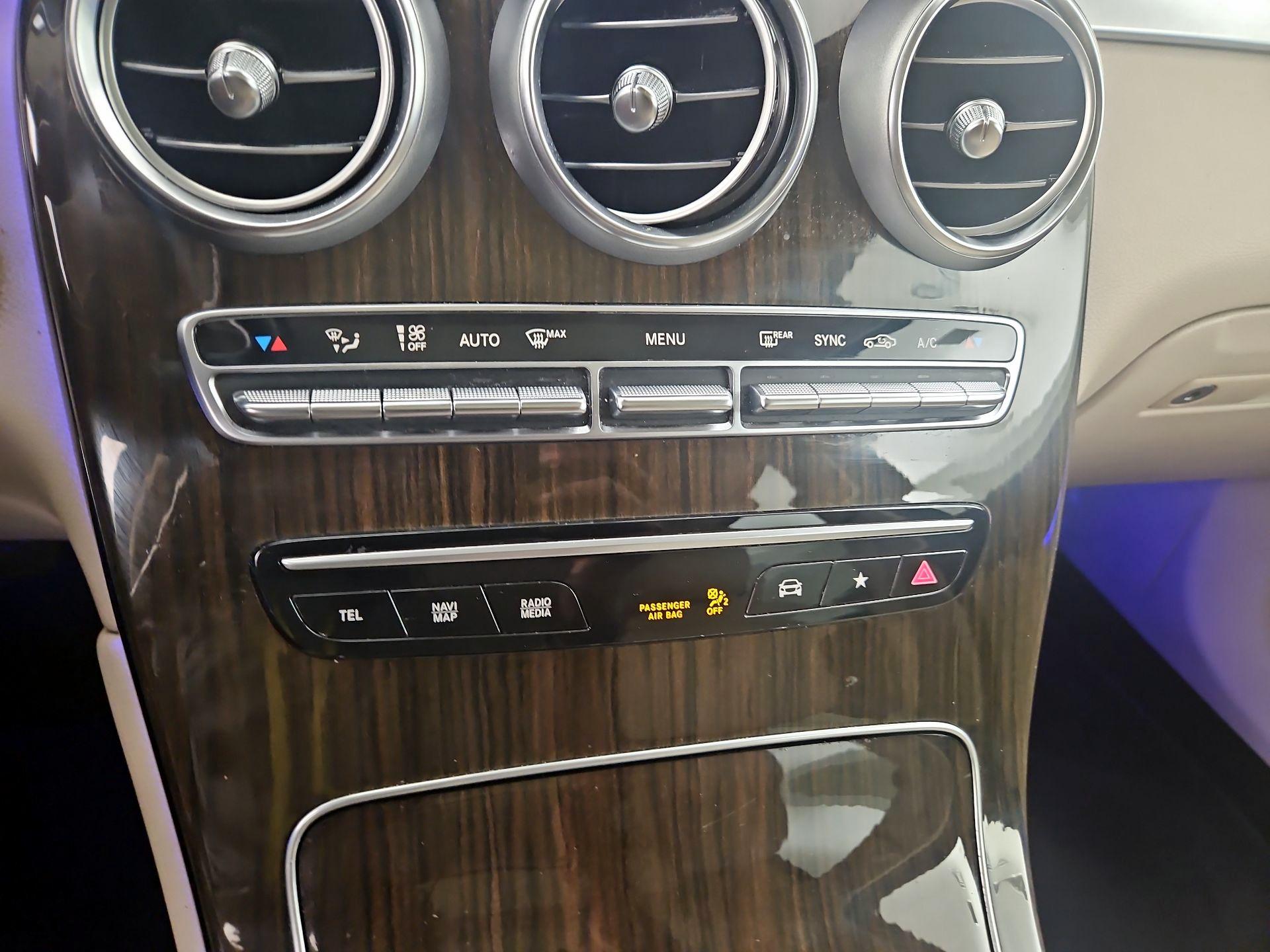 Thumbnail: 2022 Mercedes-Benz GLC - 17