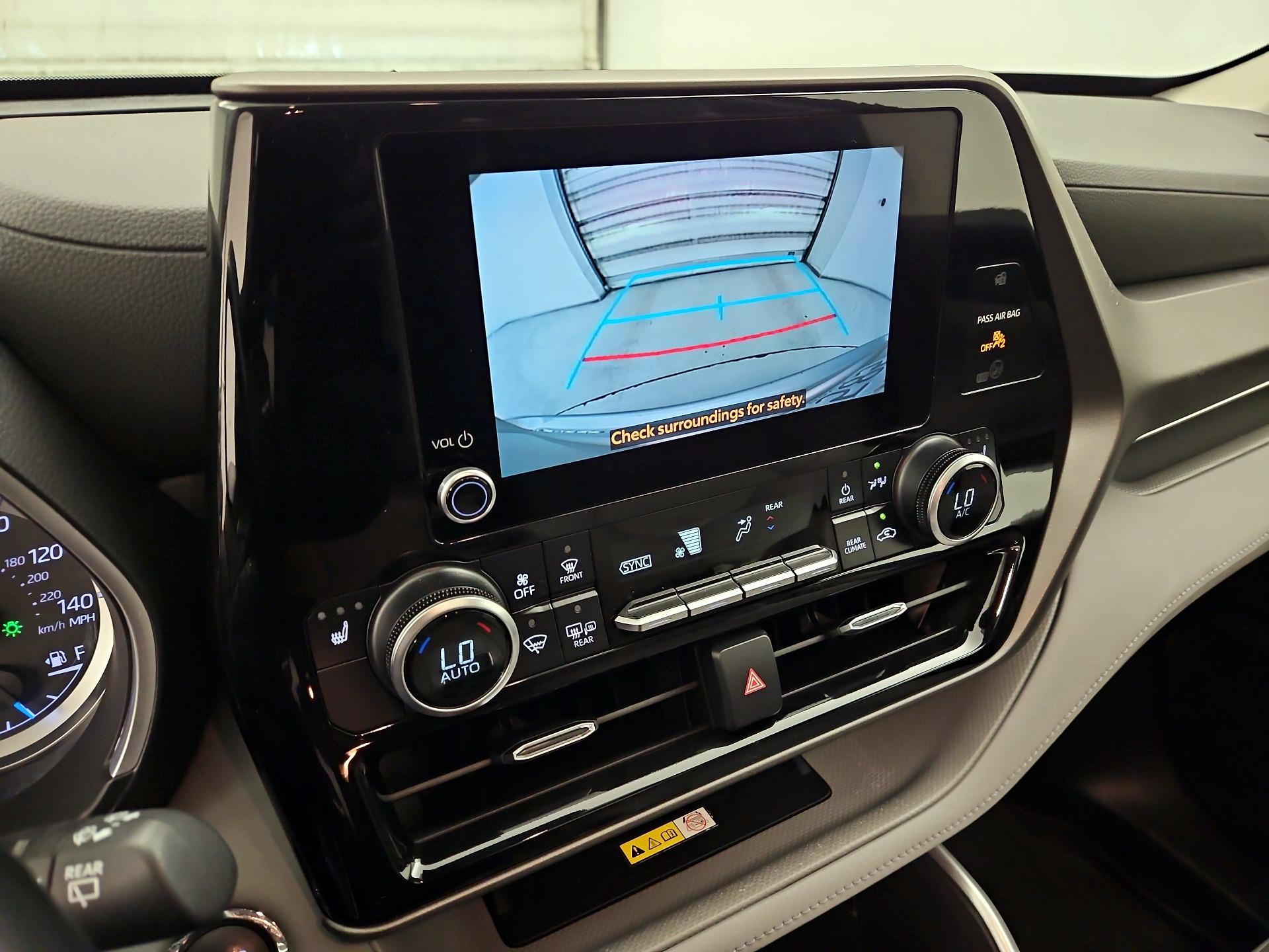 Thumbnail: 2023 Toyota Highlander - 14