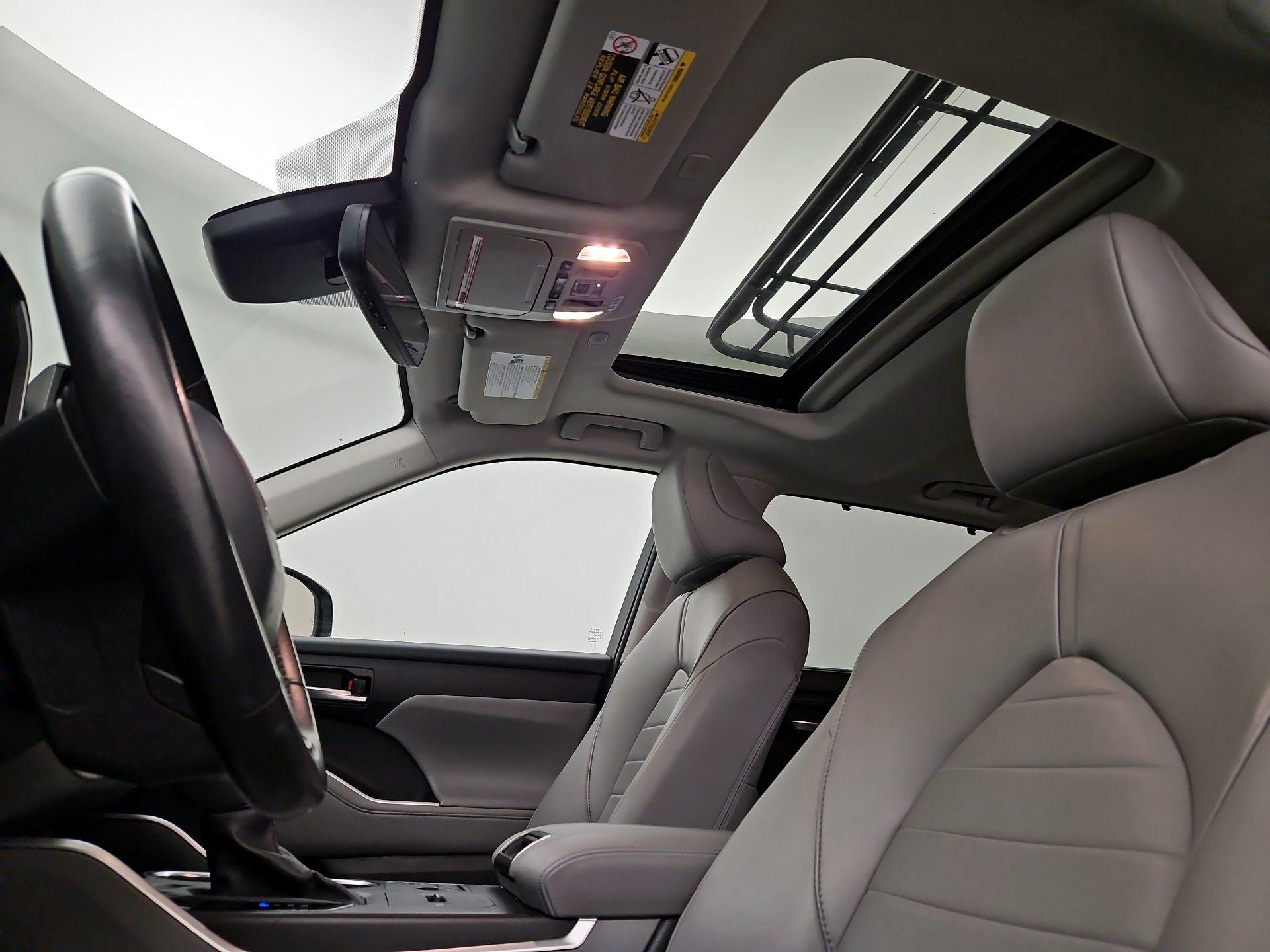 Thumbnail: 2023 Toyota Highlander - 19
