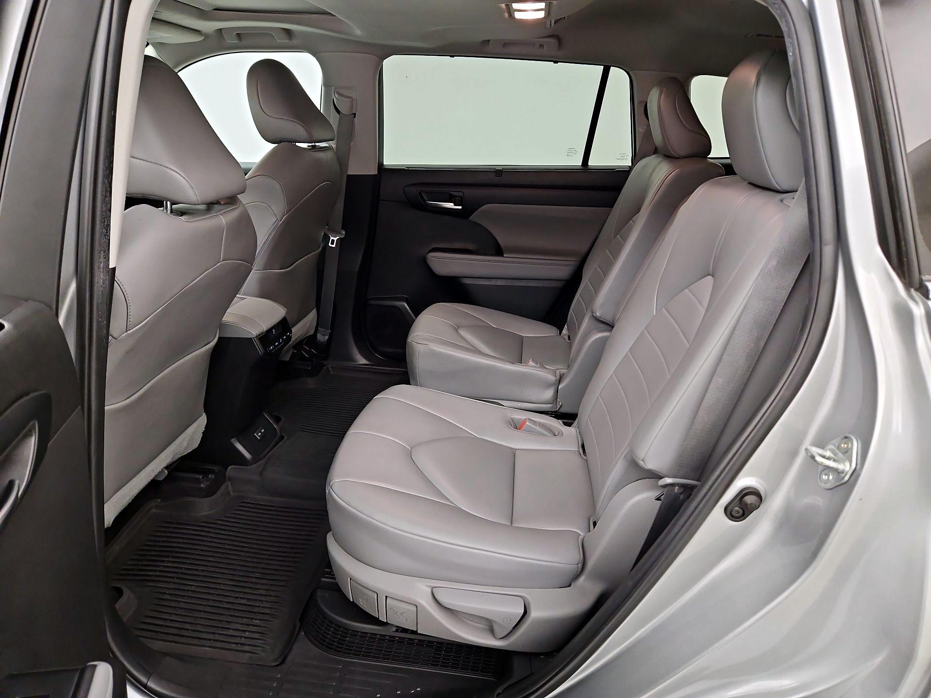 Thumbnail: 2023 Toyota Highlander - 20
