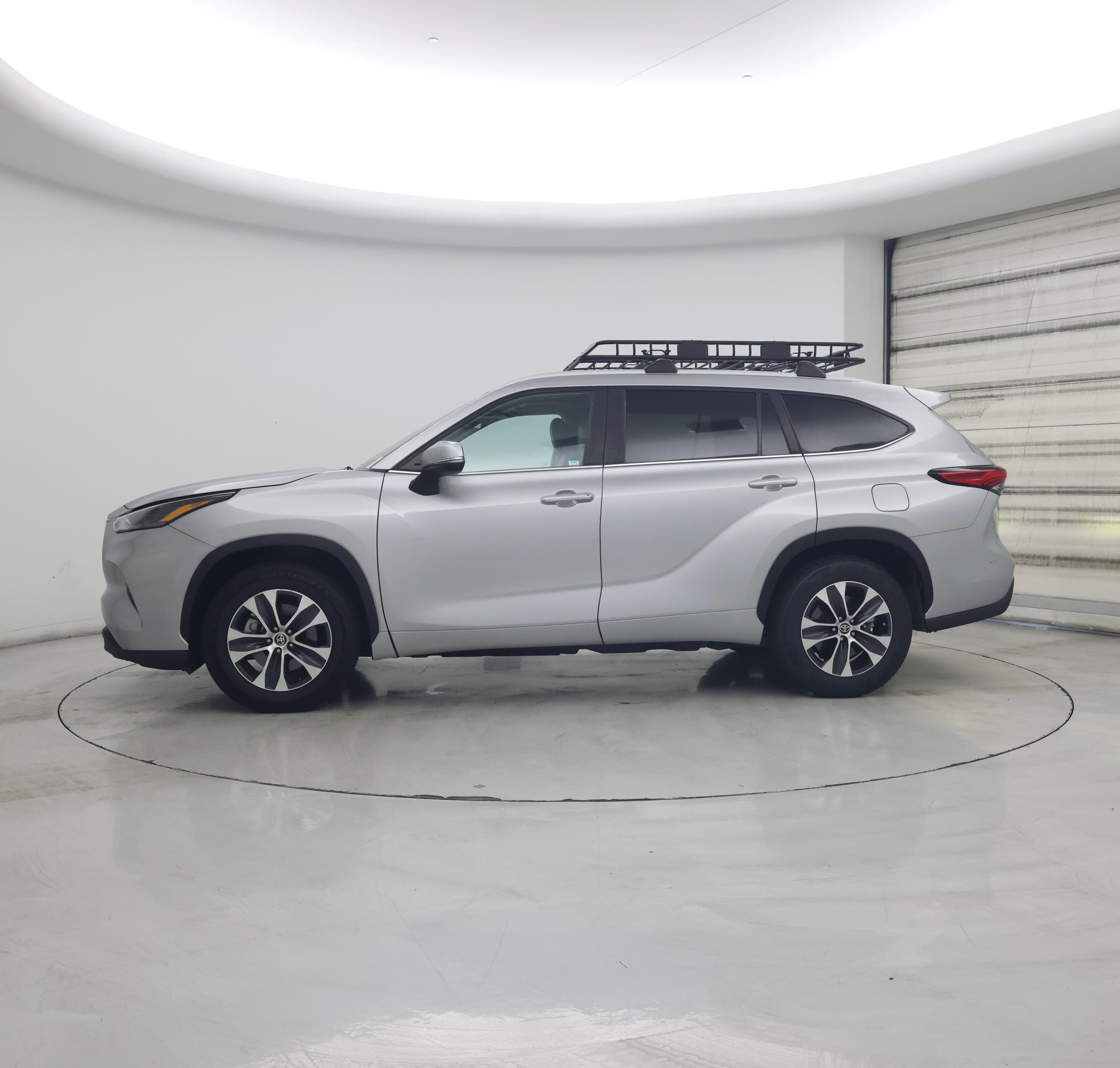 Thumbnail: 2023 Toyota Highlander - 3