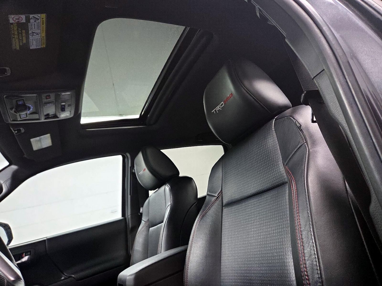 Sunroof(s) & Overhead Airbags