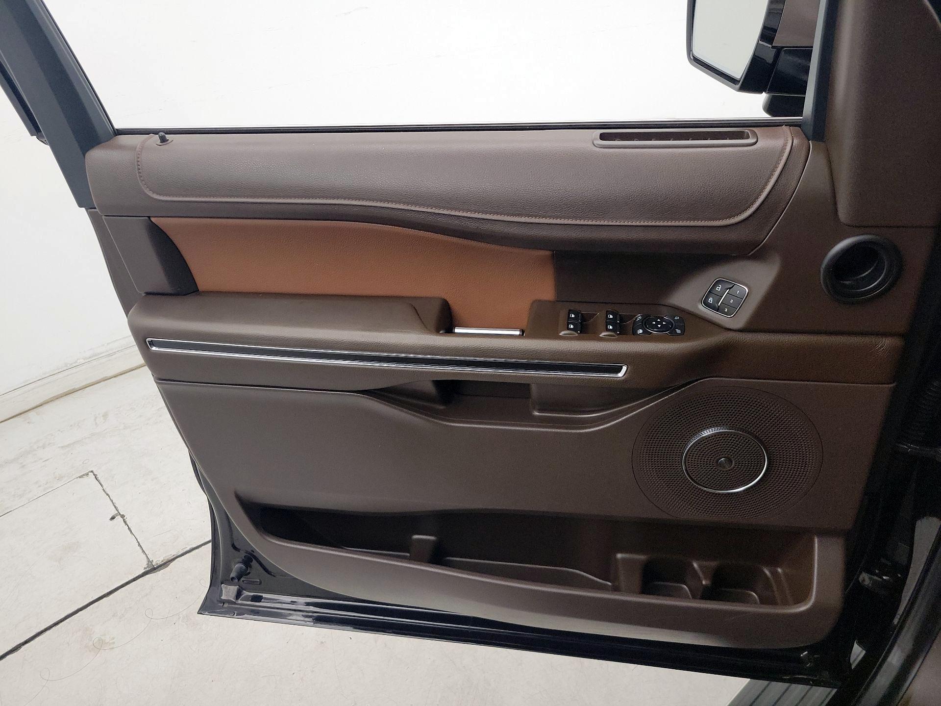 Thumbnail: 2022 Ford Expedition - 12