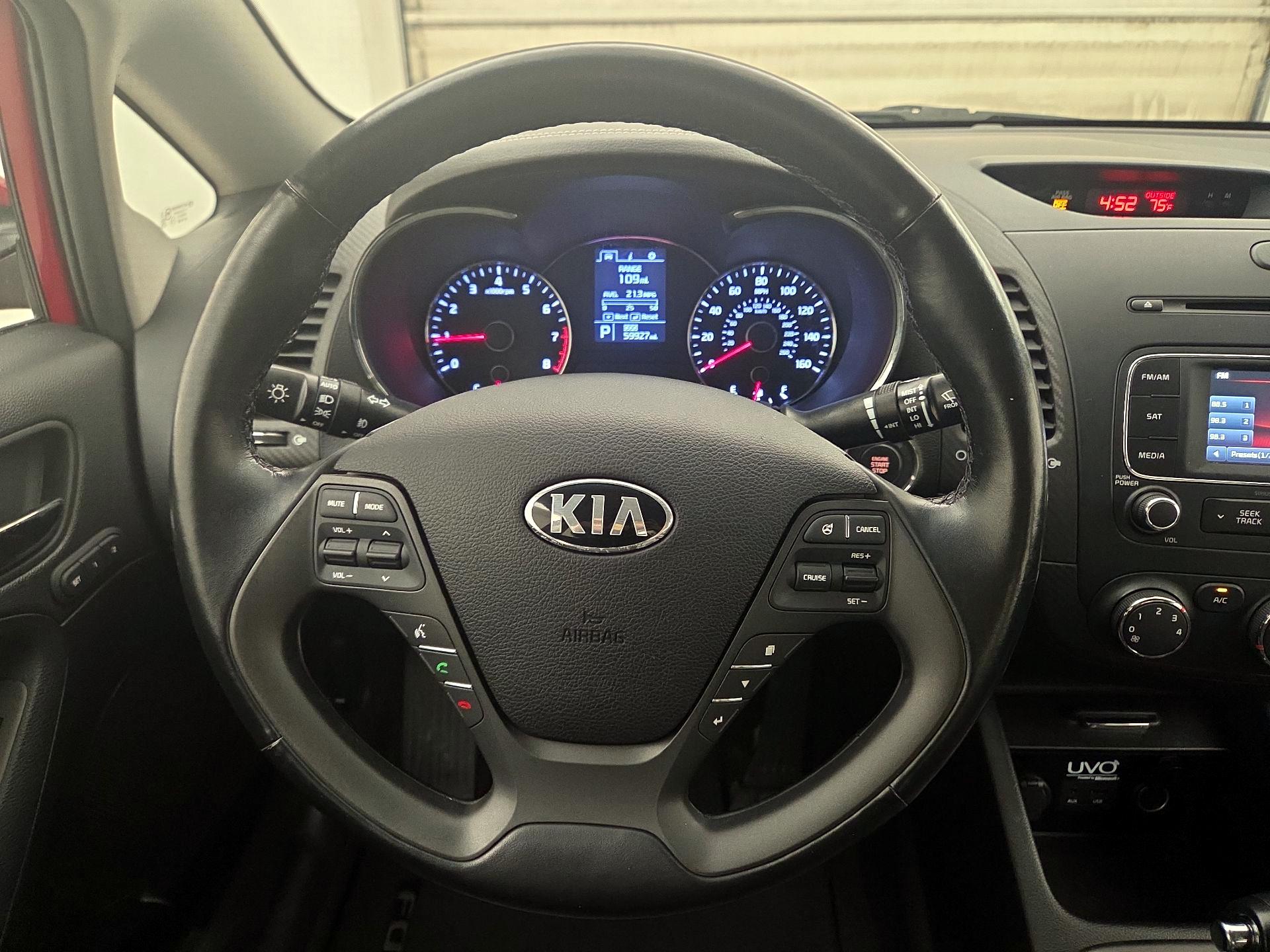 Thumbnail: 2015 Kia Forte - 10
